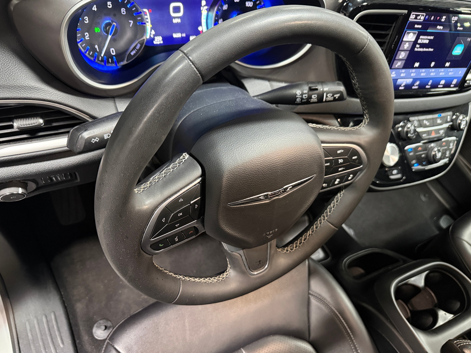 Thumbnail: 2025 Chrysler Pacifica - 4