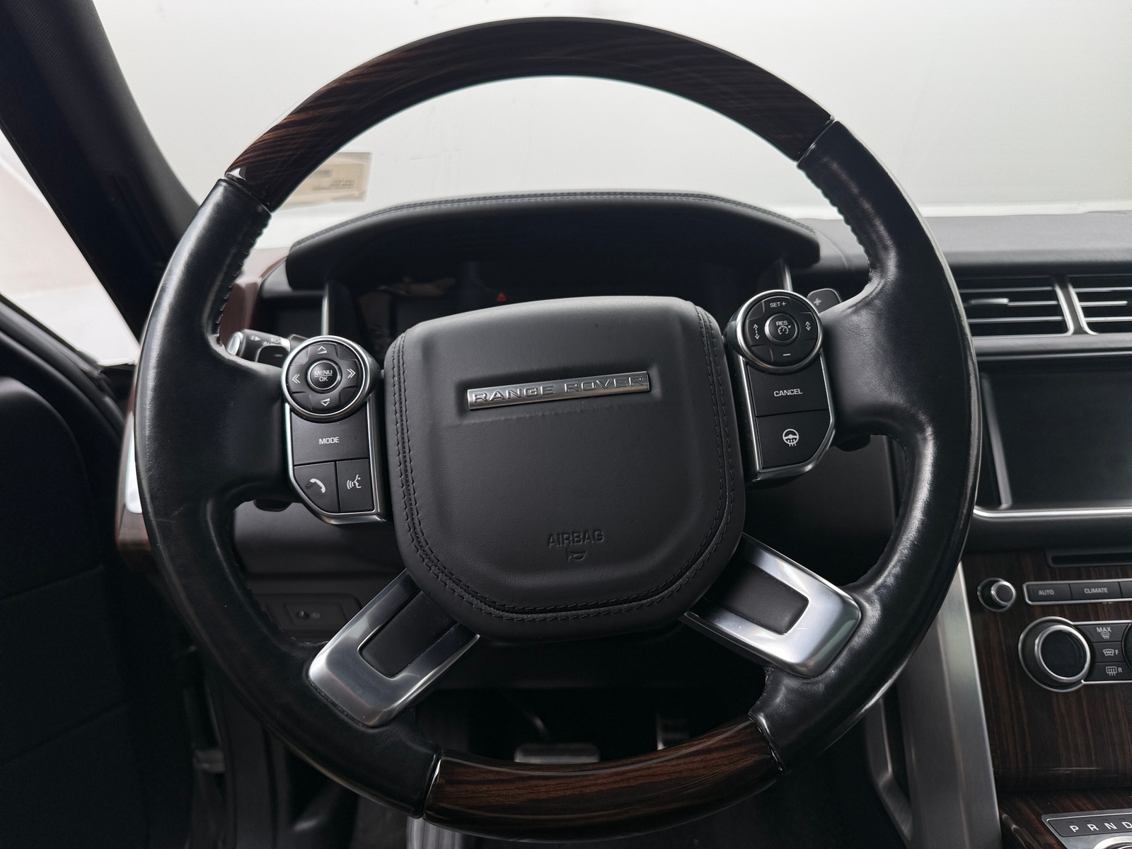 Thumbnail: 2016 Land Rover Range Rover - 4