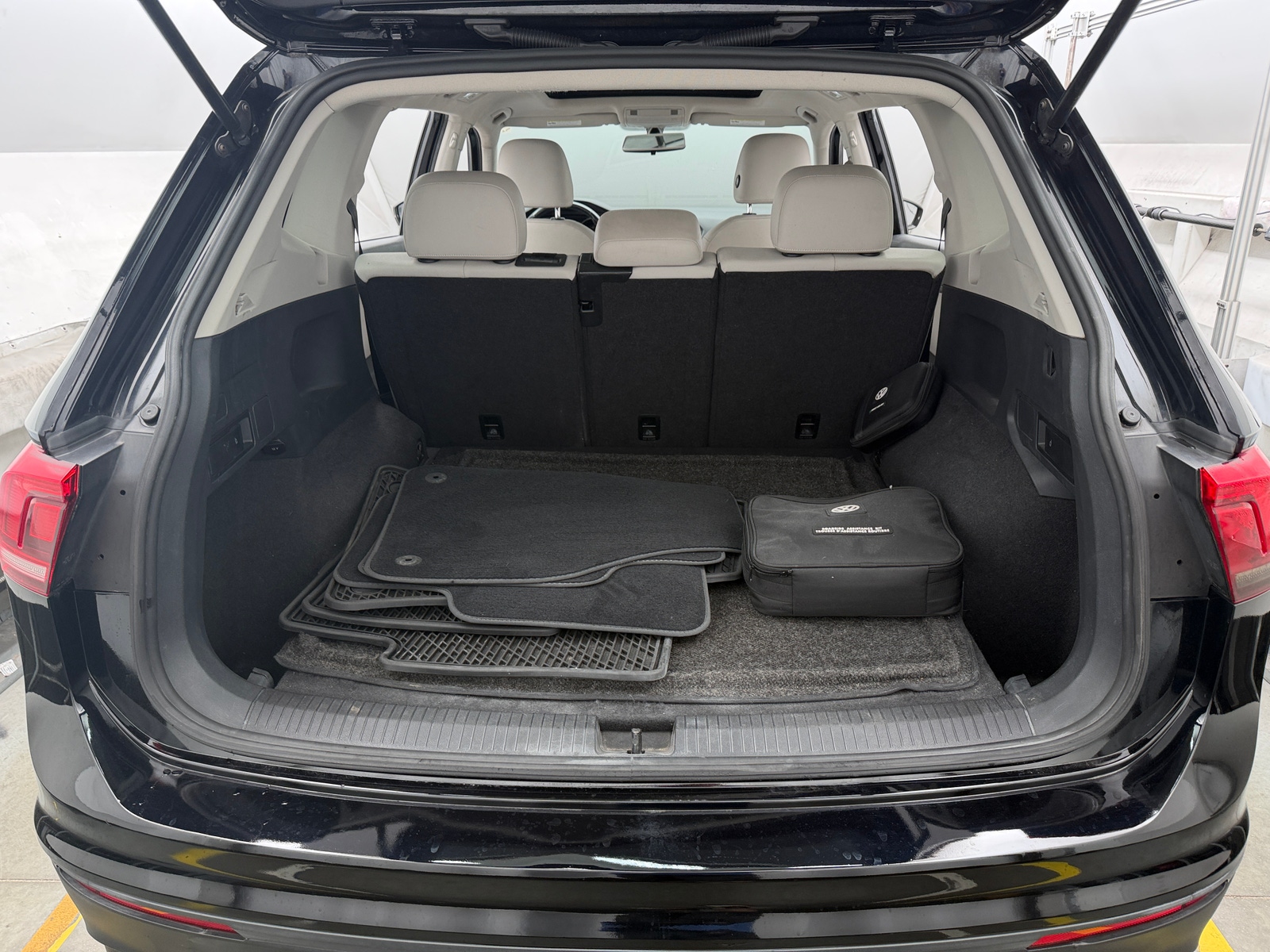Thumbnail: 2019 Volkswagen Tiguan - 7
