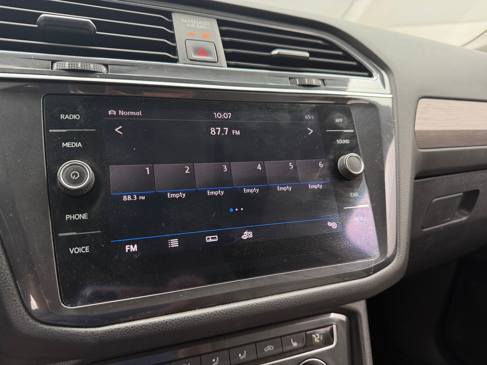 Thumbnail: 2019 Volkswagen Tiguan - 4
