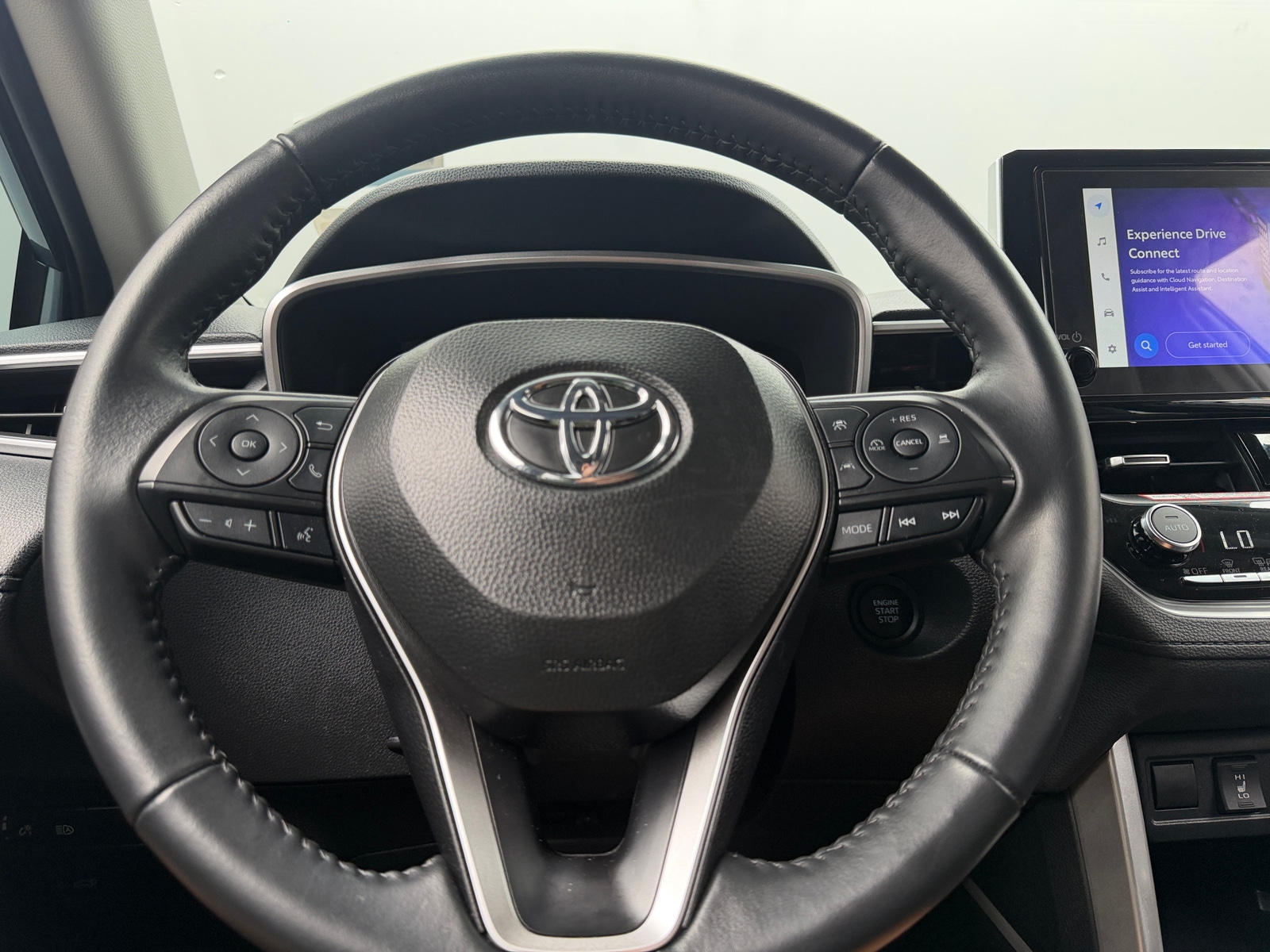 Thumbnail: 2025 Toyota Corolla Cross - 4