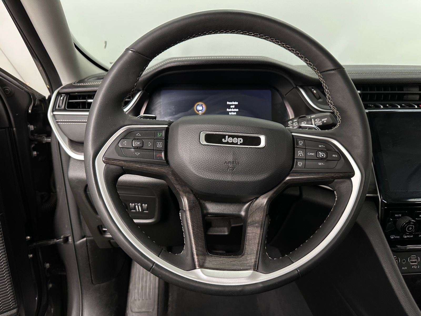 Thumbnail: 2023 Jeep Grand Cherokee - 4