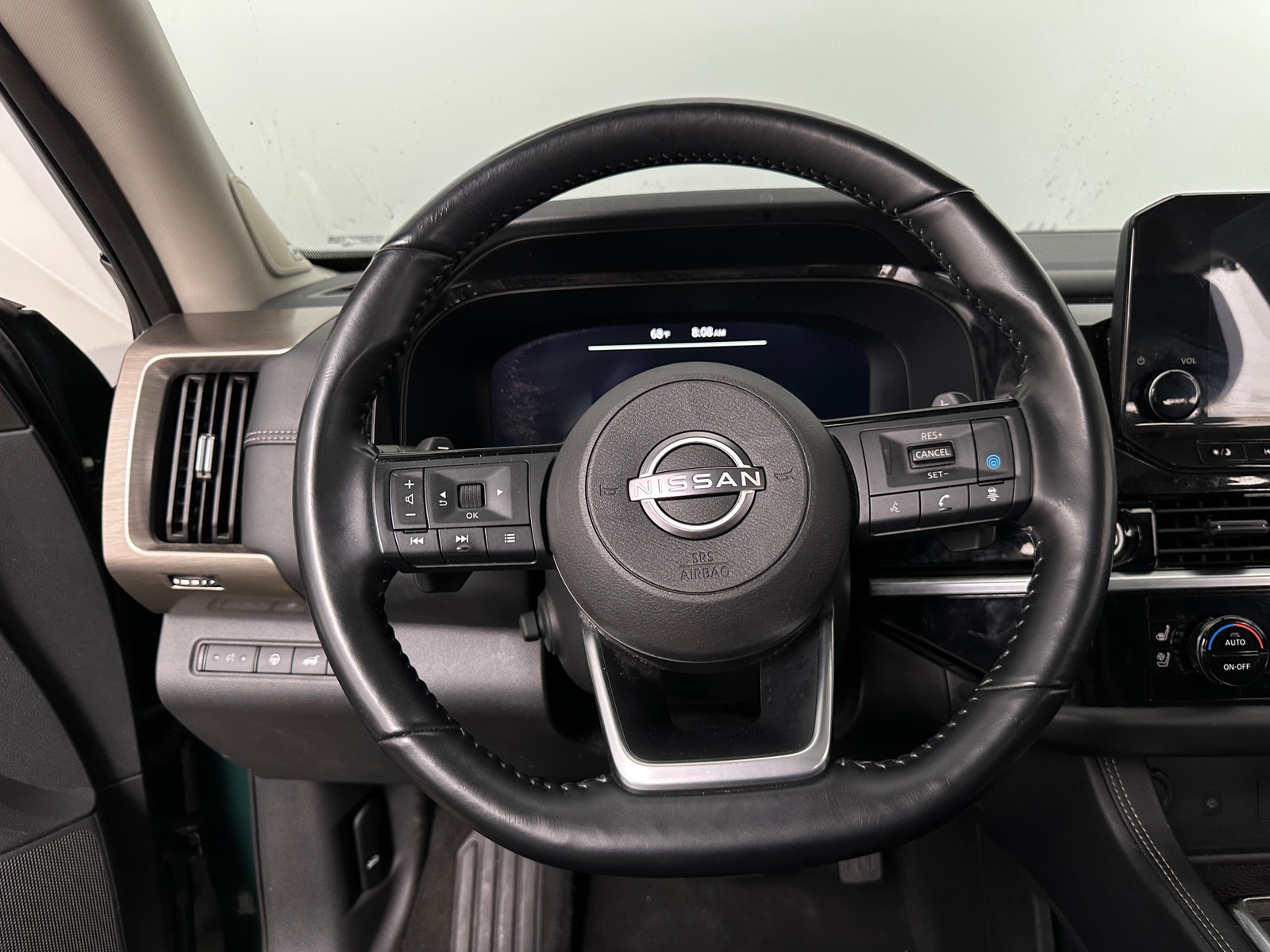 Thumbnail: 2023 Nissan Pathfinder - 4