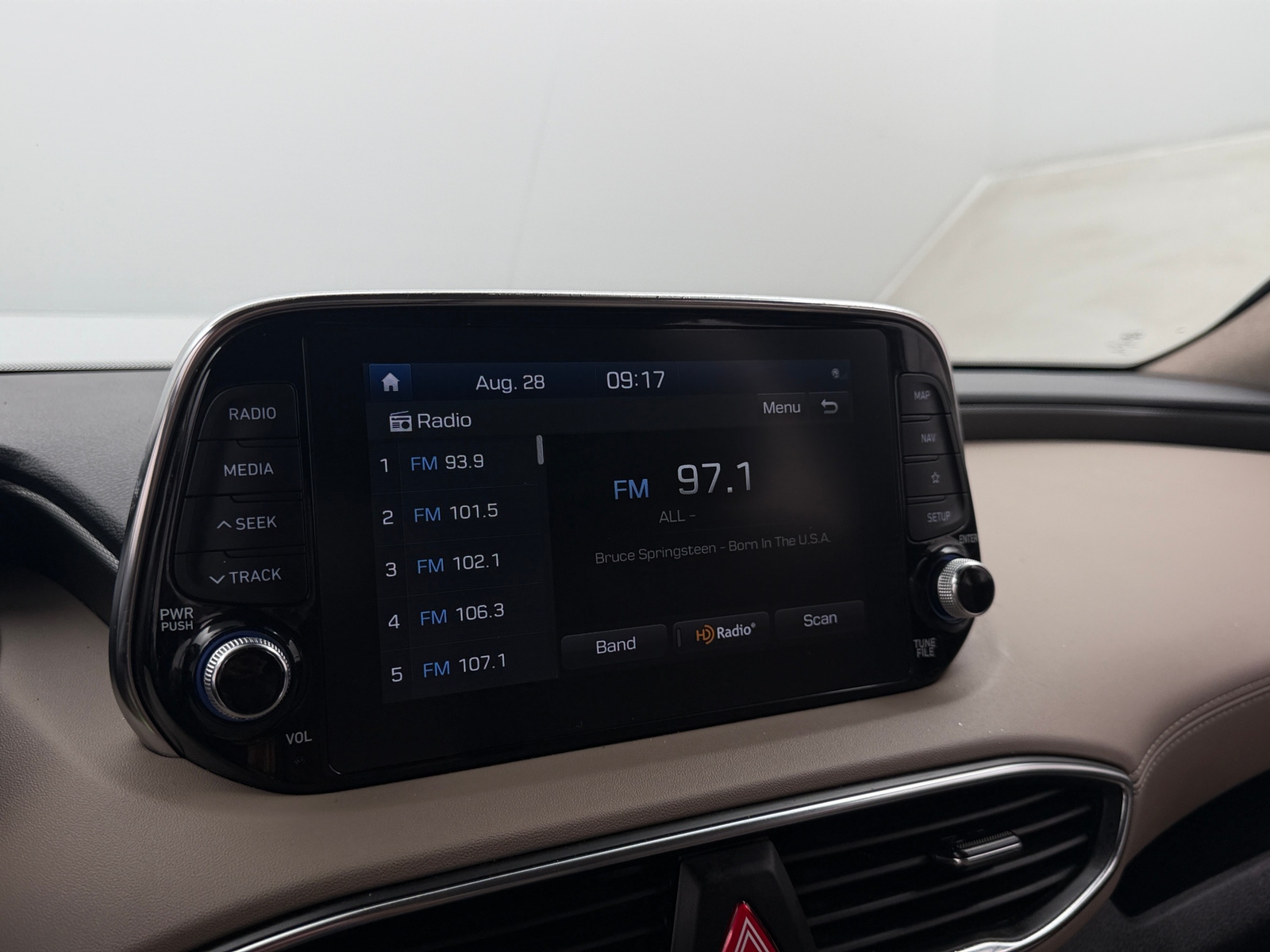 Thumbnail: 2020 Hyundai Santa Fe - 3