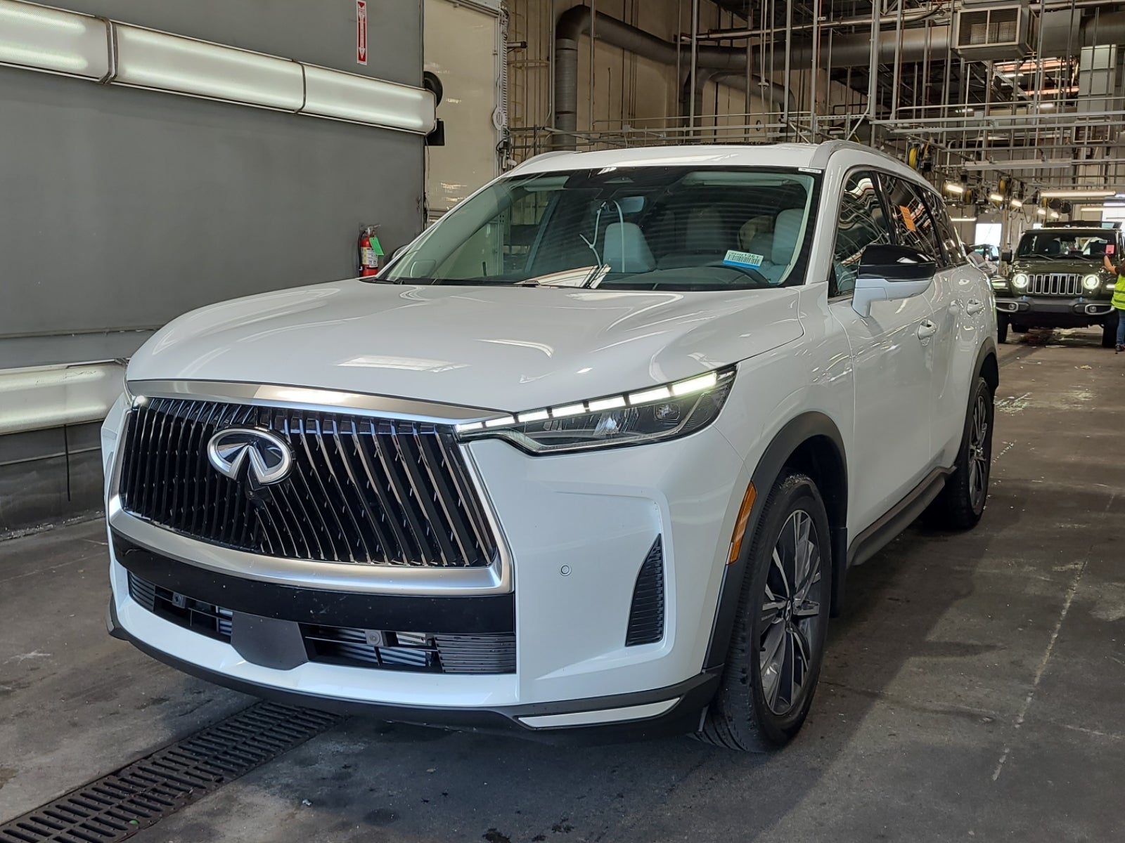 2027 Infiniti QX60 Luxe