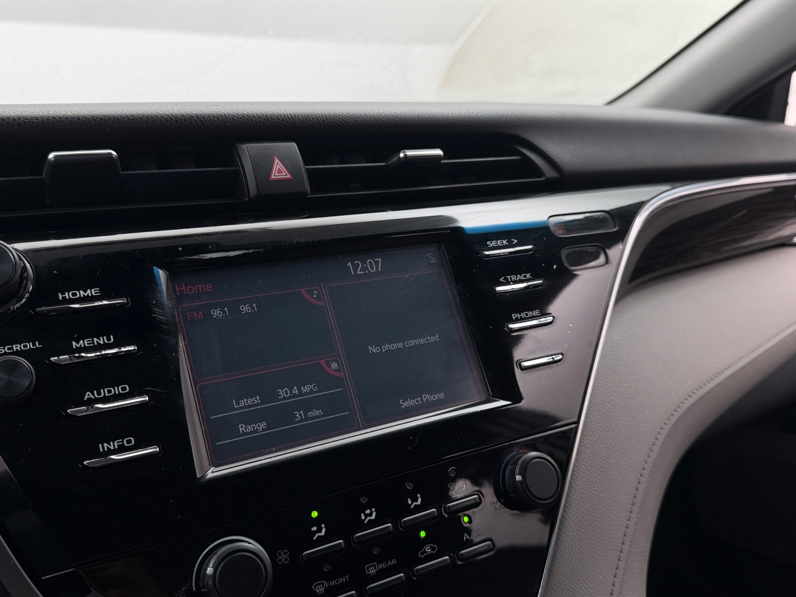 Thumbnail: 2018 Toyota Camry - 4