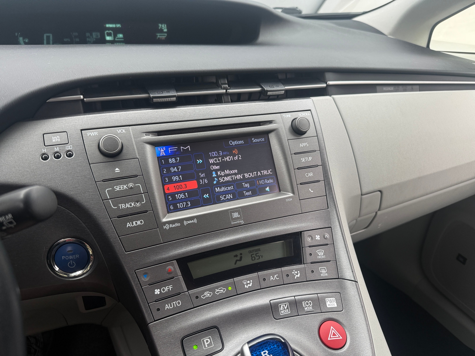 Thumbnail: 2013 Toyota Prius - 4