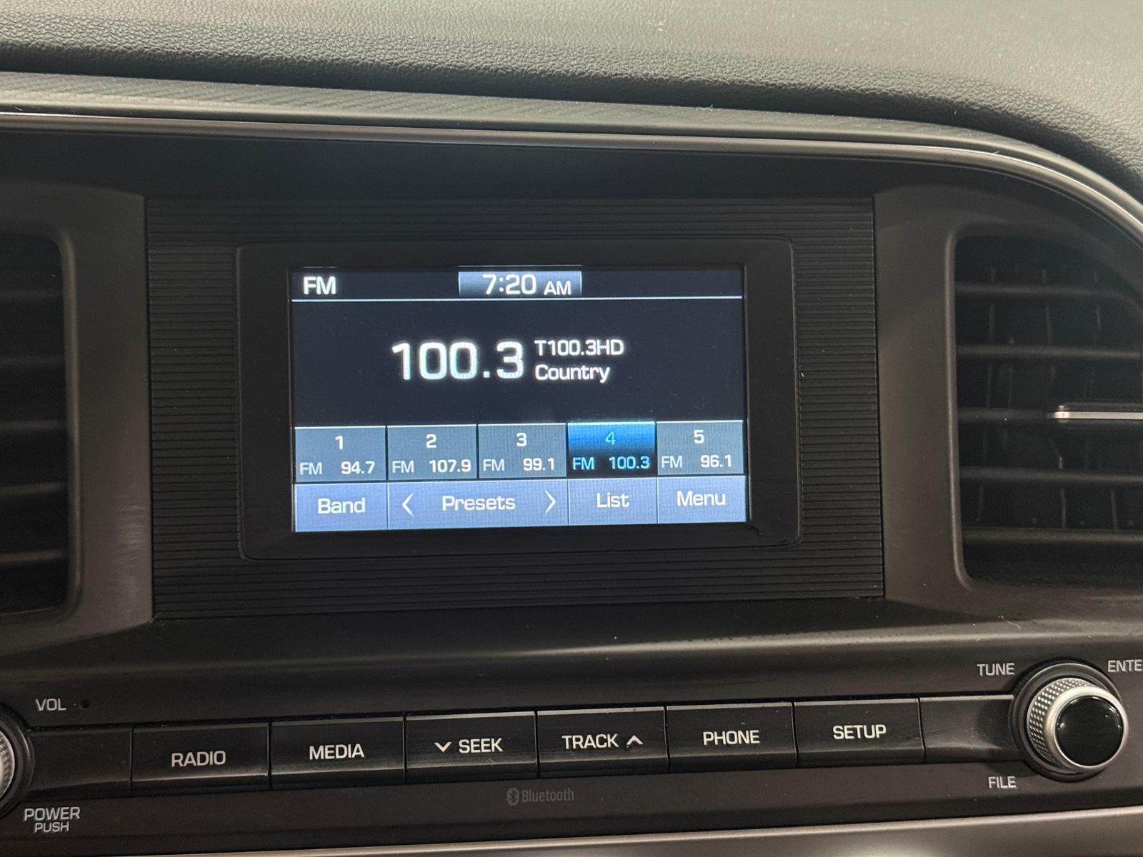 Thumbnail: 2019 Hyundai Elantra - 4