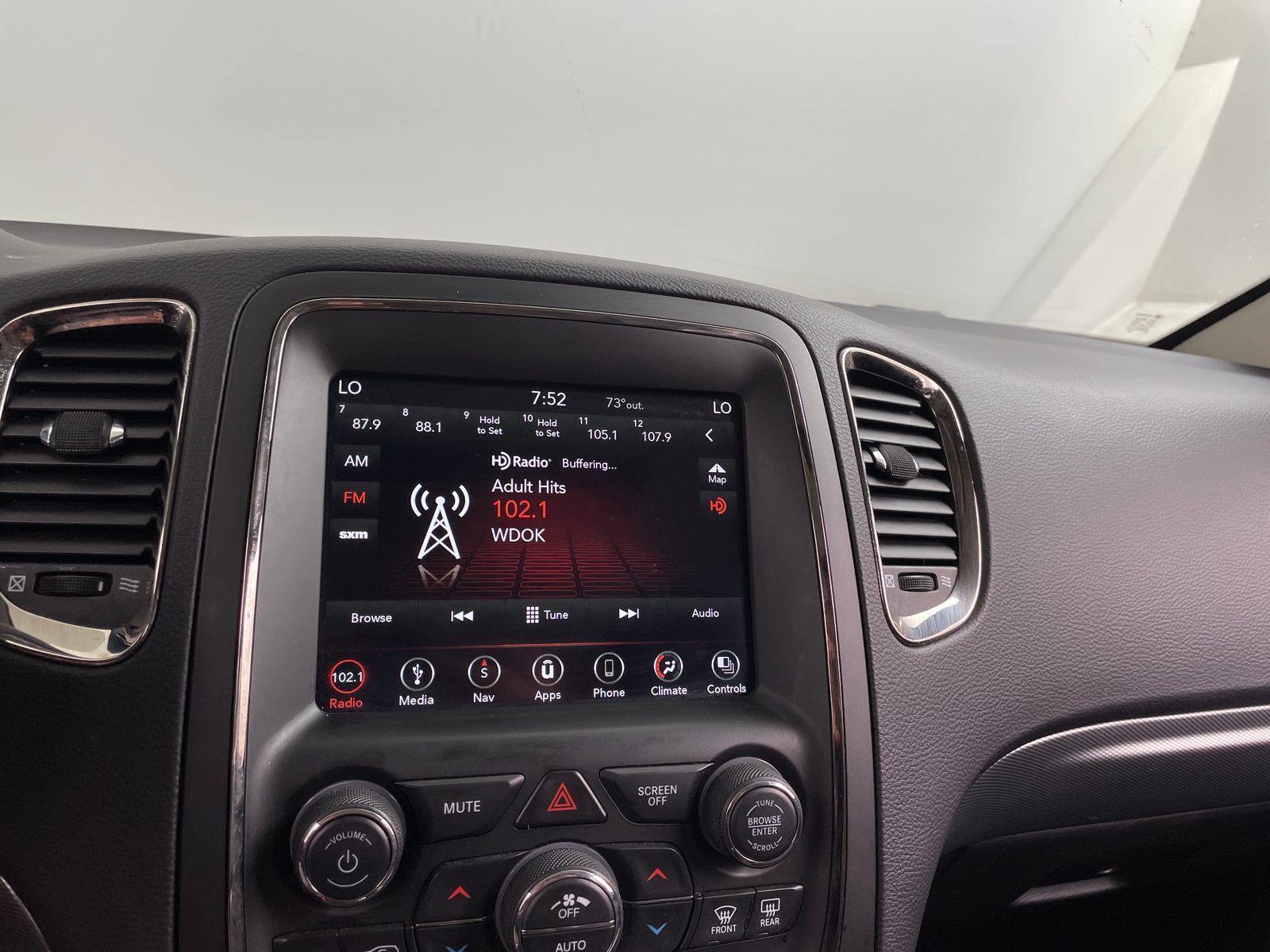 Thumbnail: 2019 Dodge Durango - 3