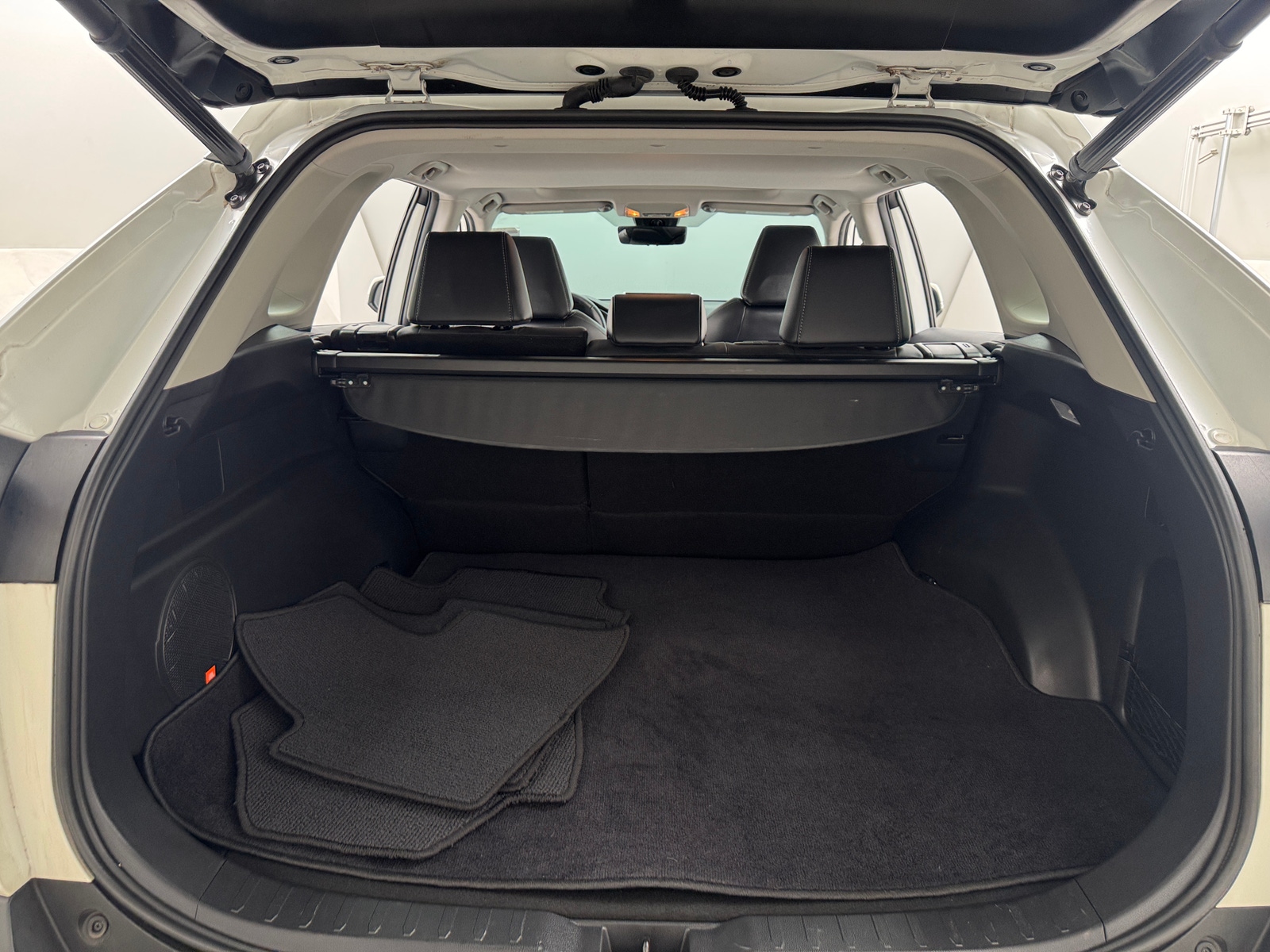 Thumbnail: 2021 Toyota RAV4 - 6