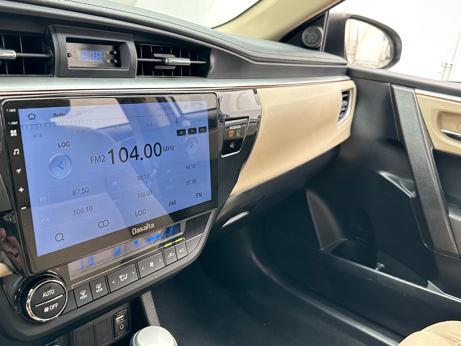 Thumbnail: 2015 Toyota Corolla - 4