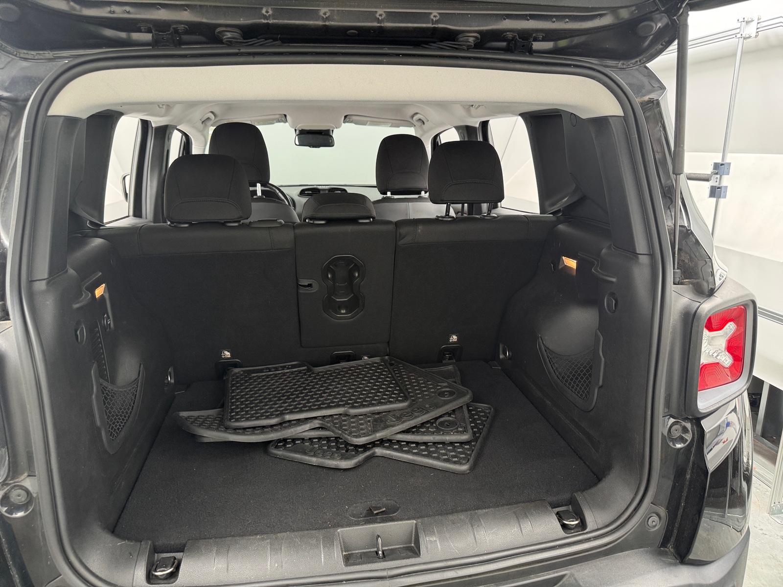 Thumbnail: 2016 Jeep Renegade - 6