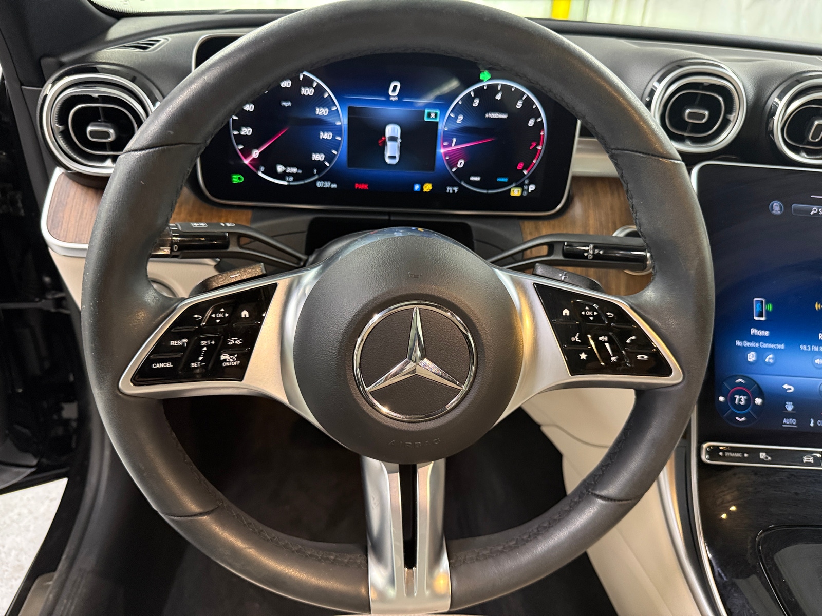 Thumbnail: 2023 Mercedes-Benz C-Class - 4