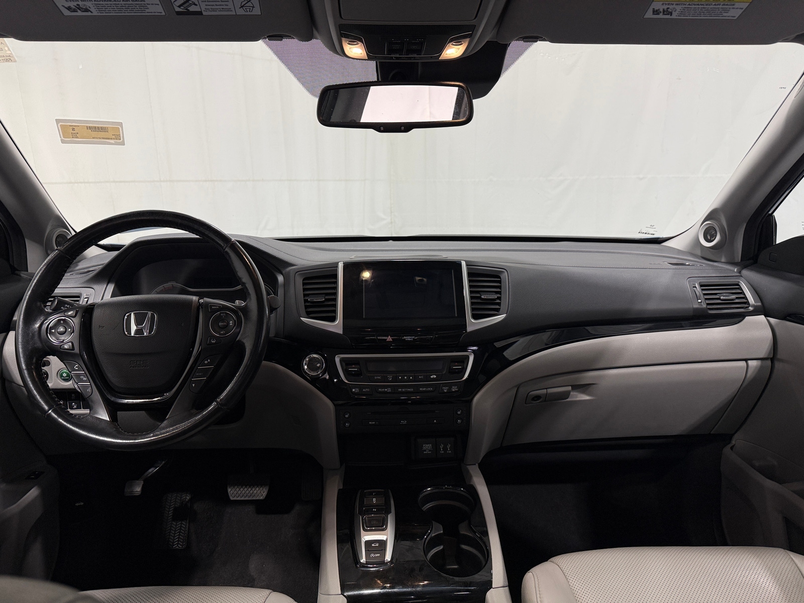 Thumbnail: 2016 Honda Pilot - 3