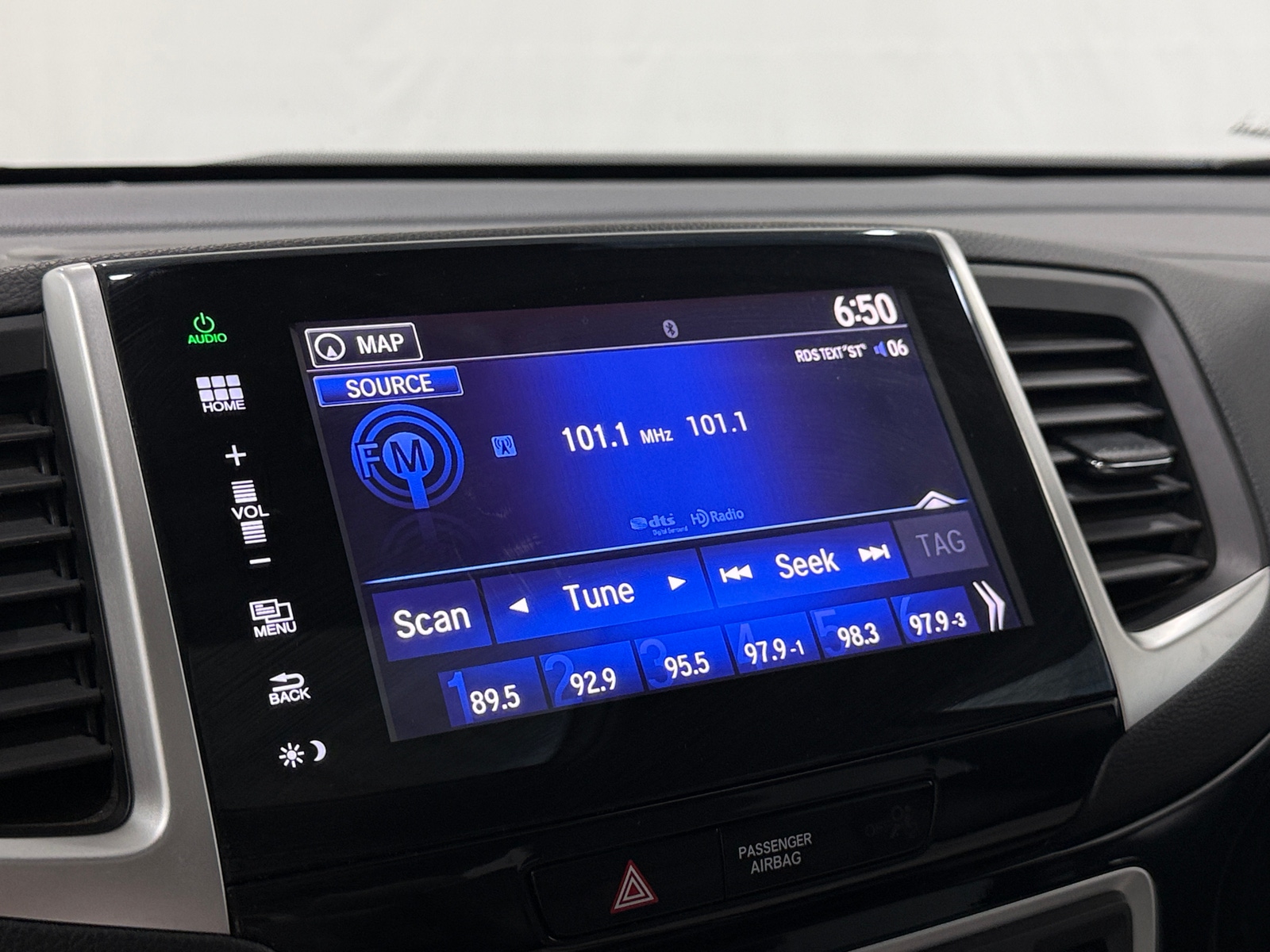 Thumbnail: 2016 Honda Pilot - 4