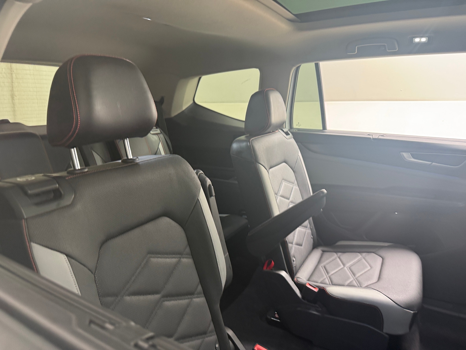 Thumbnail: 2024 Volkswagen Atlas - 6