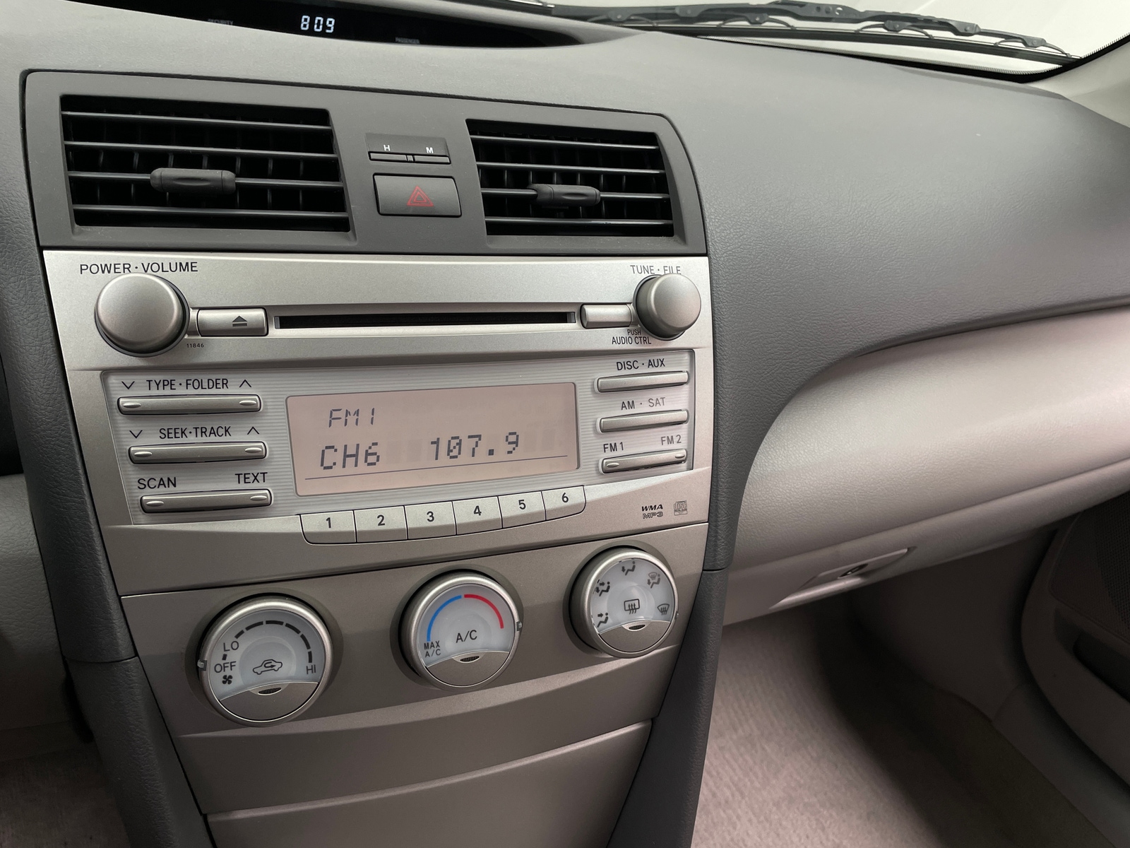 Thumbnail: 2011 Toyota Camry - 4