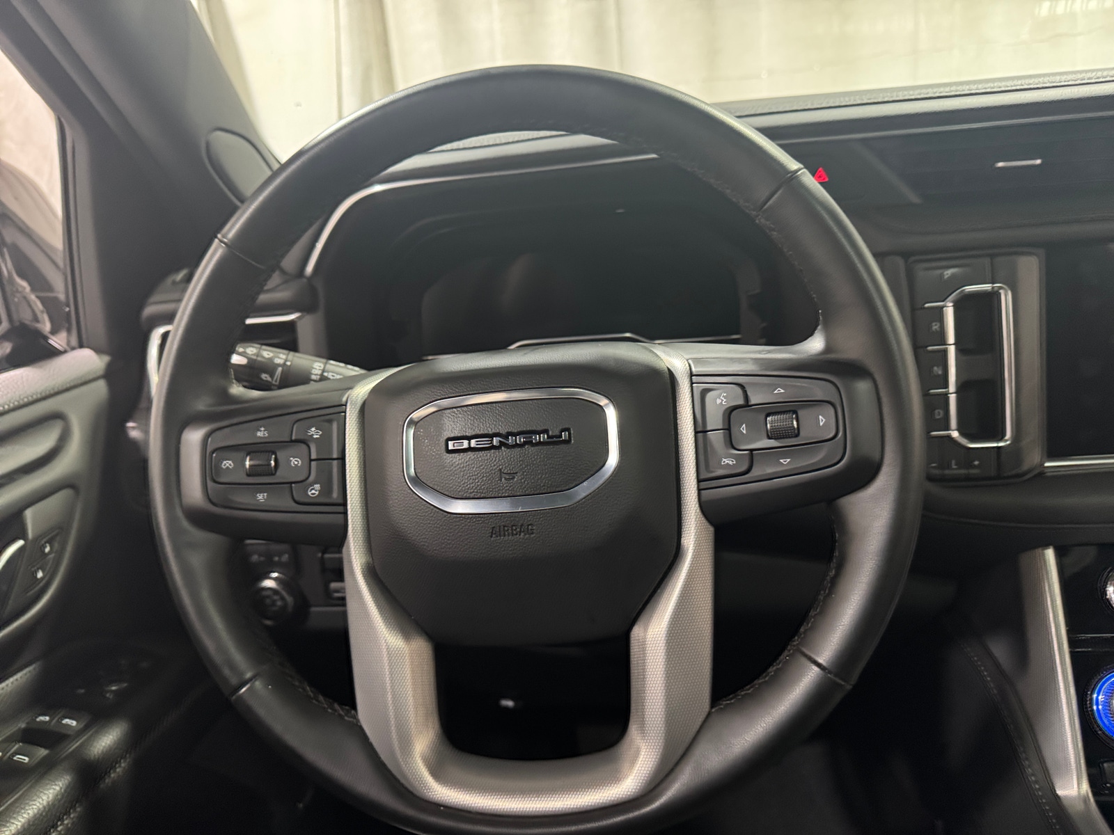 Thumbnail: 2023 GMC Yukon - 4