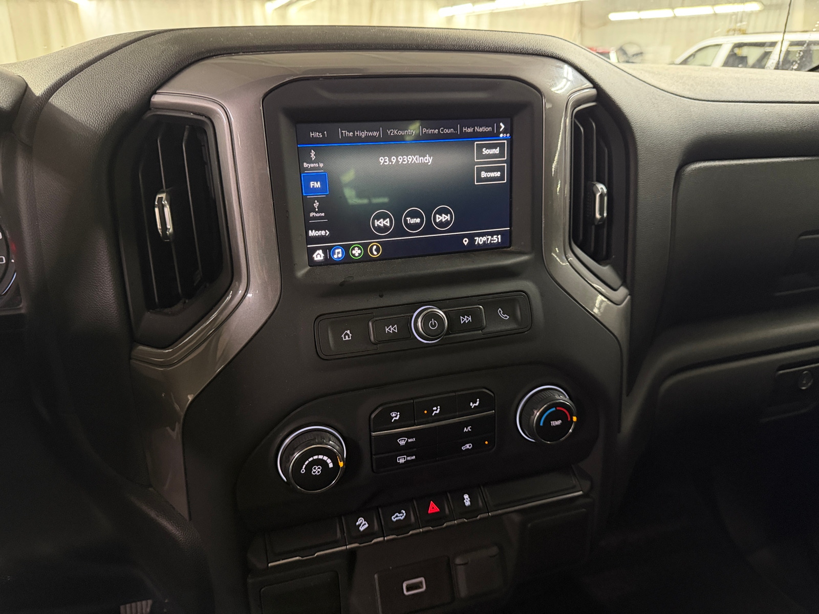 Thumbnail: 2020 Chevrolet Silverado 1500 - 4
