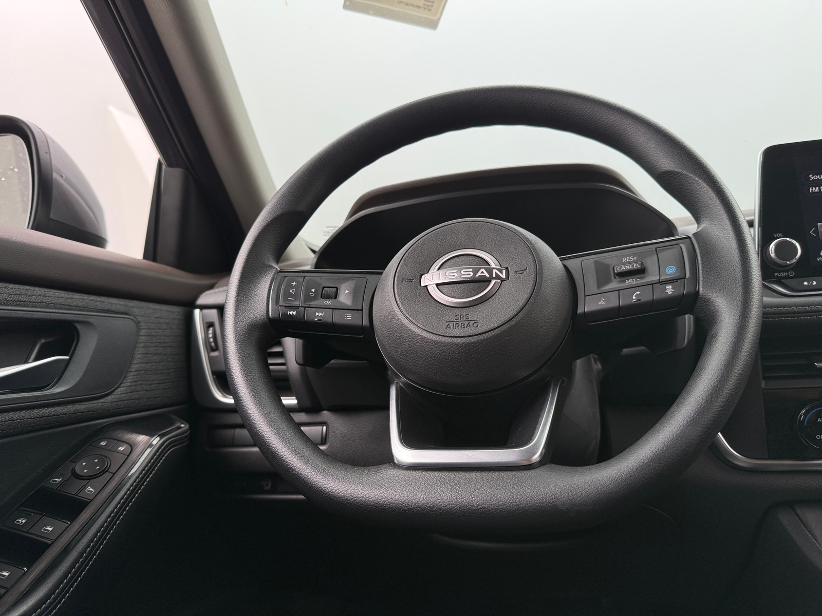 Thumbnail: 2023 Nissan Rogue - 5