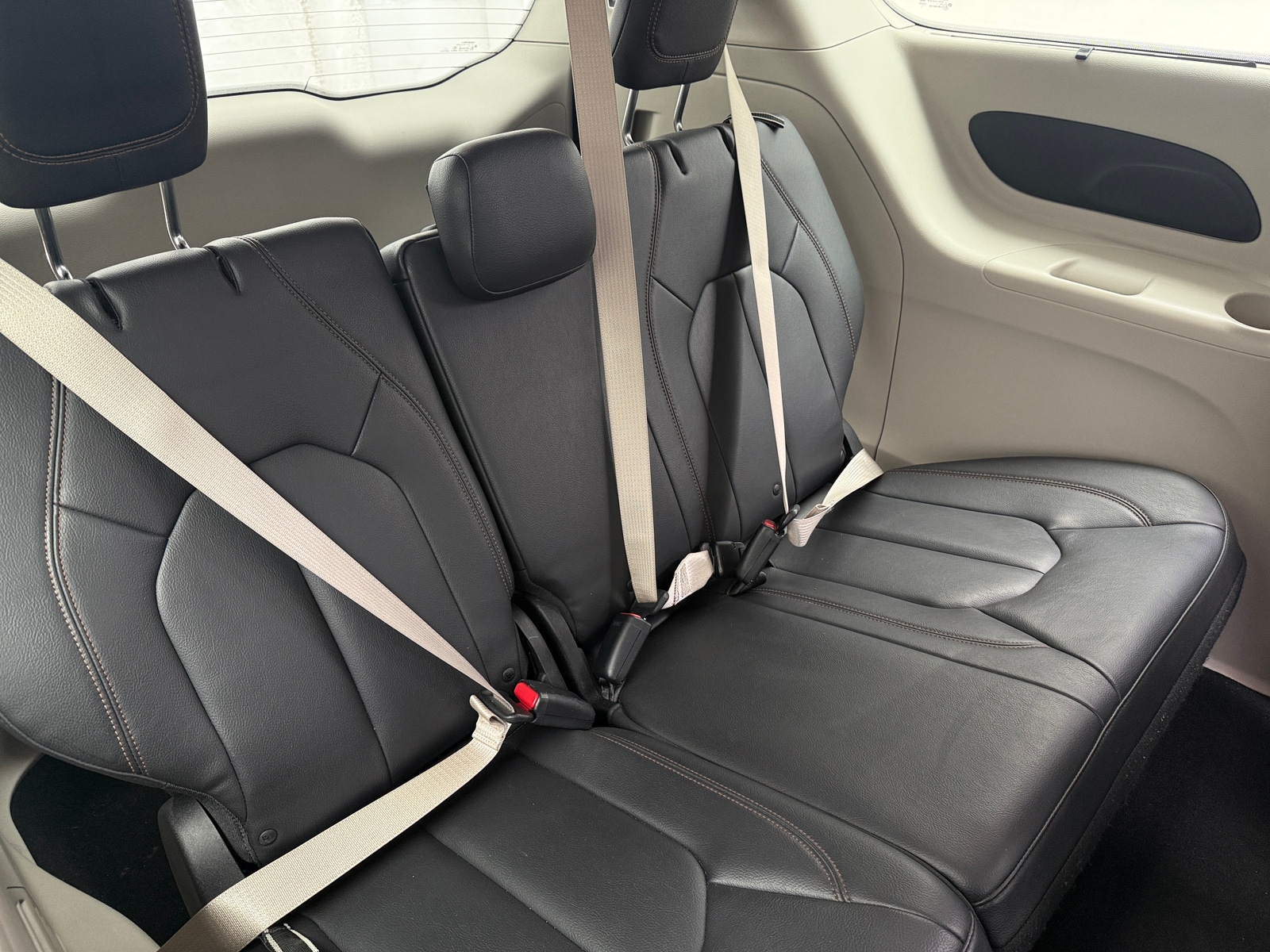 Thumbnail: 2017 Chrysler Pacifica - 5