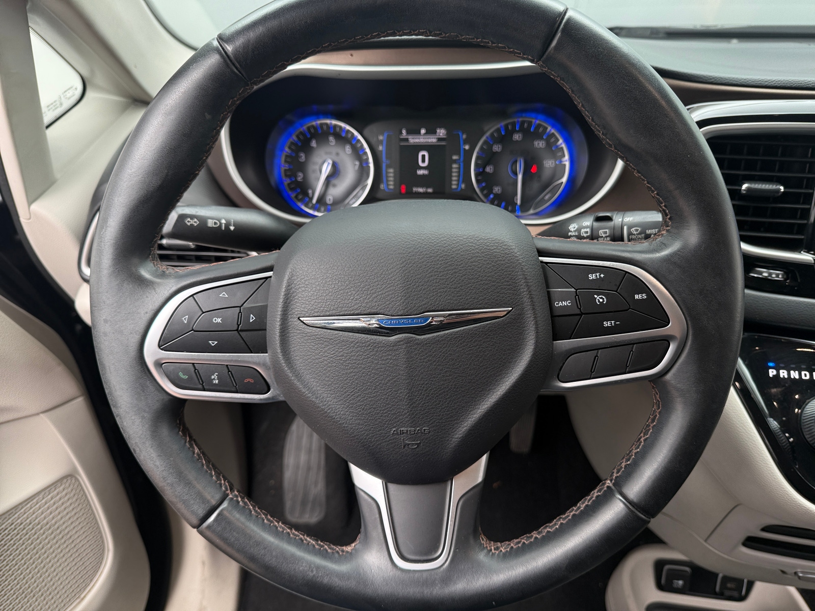 Thumbnail: 2017 Chrysler Pacifica - 4