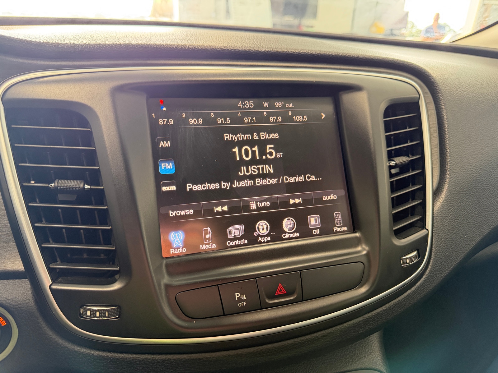 Thumbnail: 2015 Chrysler 200 - 4