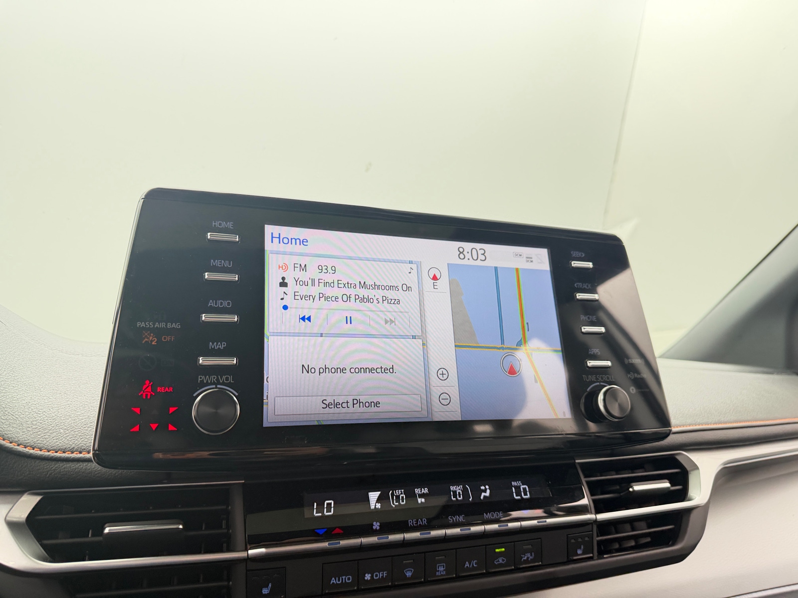 Thumbnail: 2024 Toyota Sienna - 3