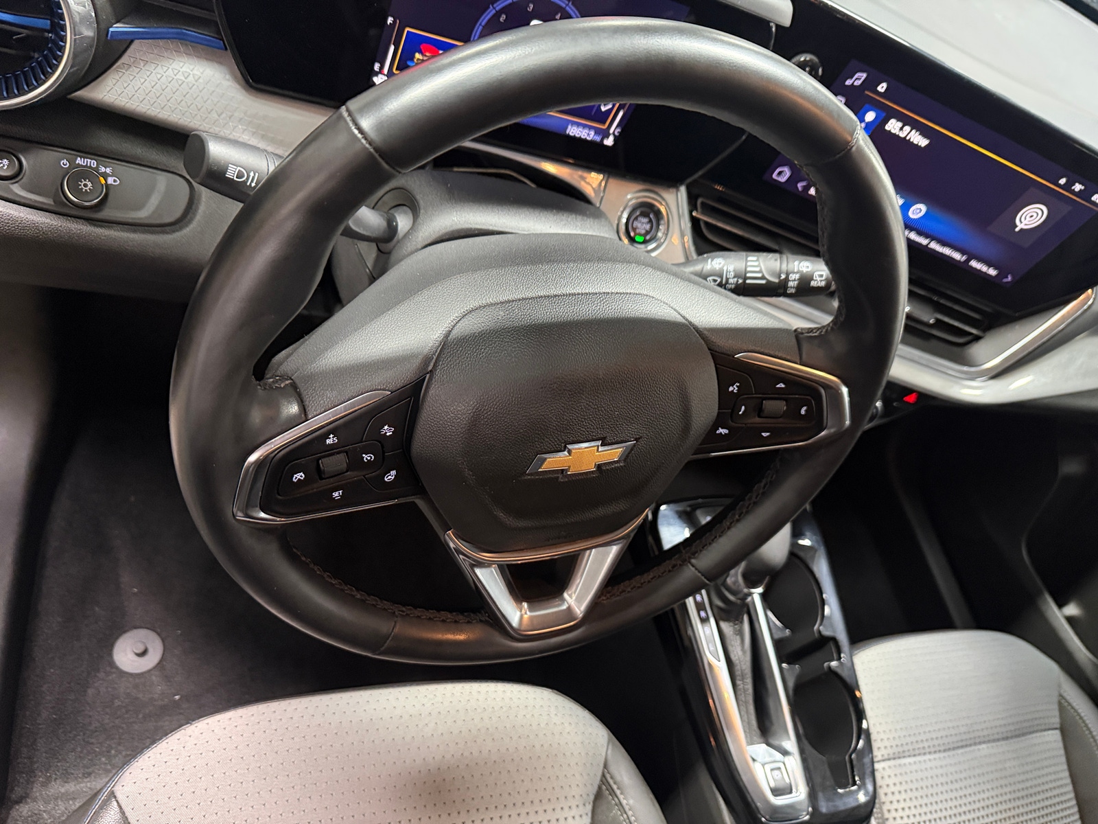 Thumbnail: 2025 Chevrolet Trax - 4