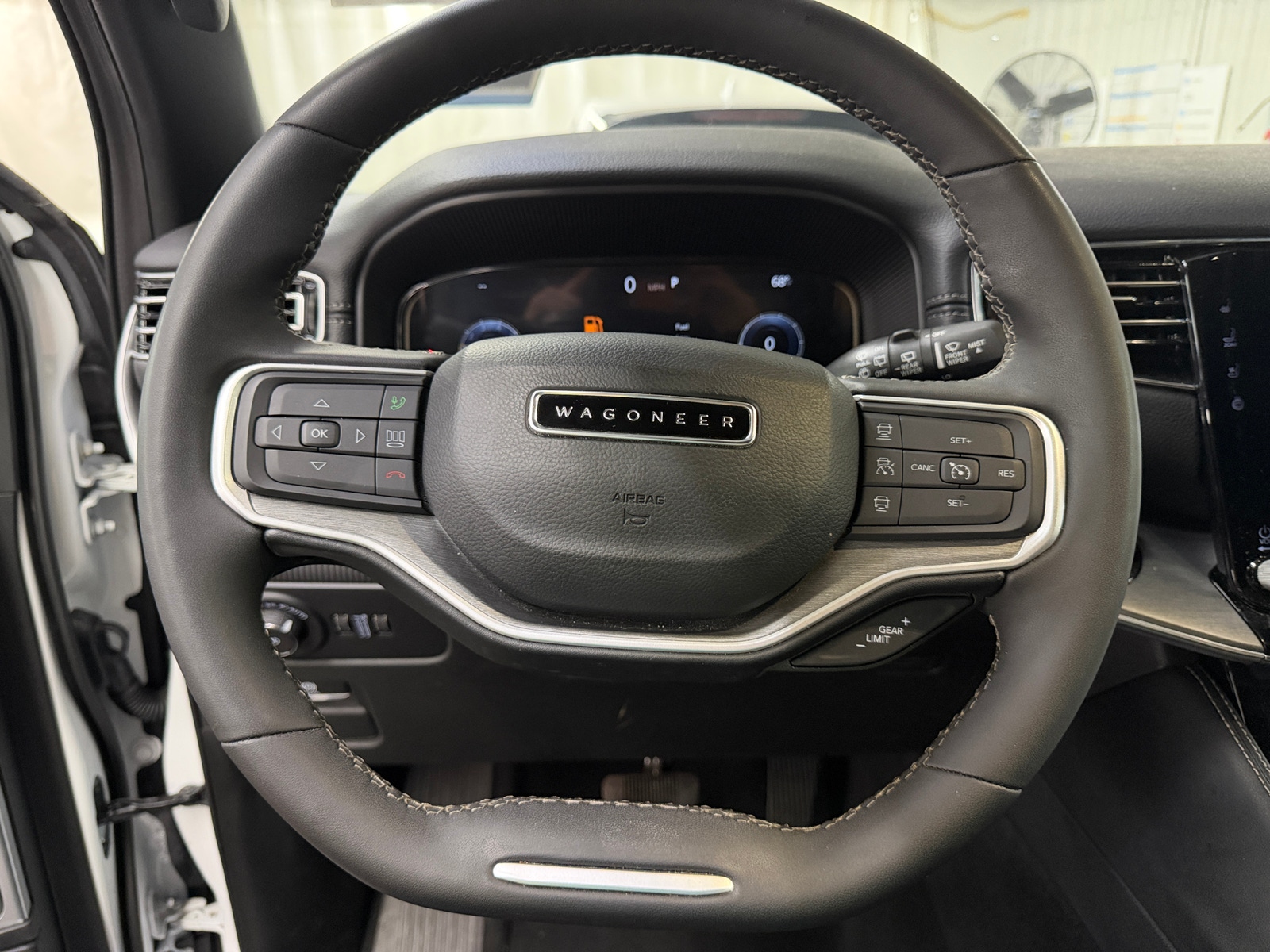 Thumbnail: 2025 Jeep Wagoneer - 4