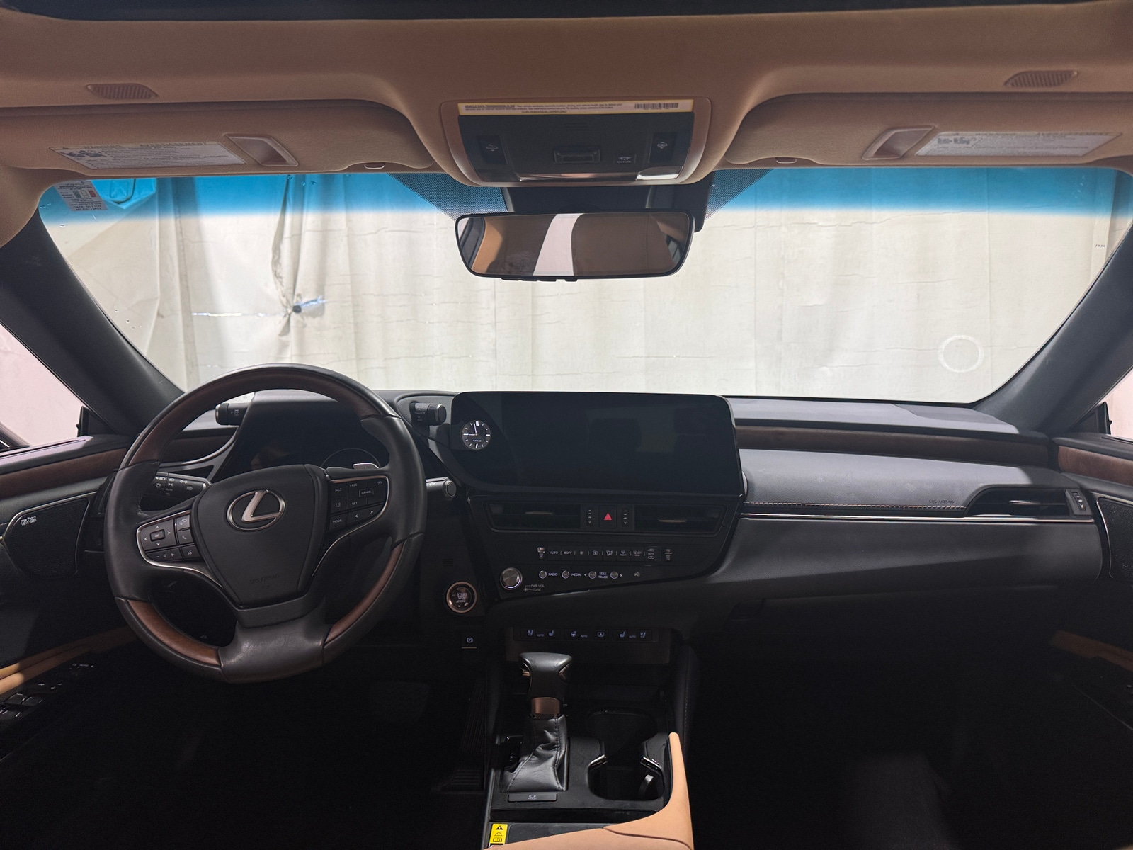 Thumbnail: 2024 Lexus ES - 3