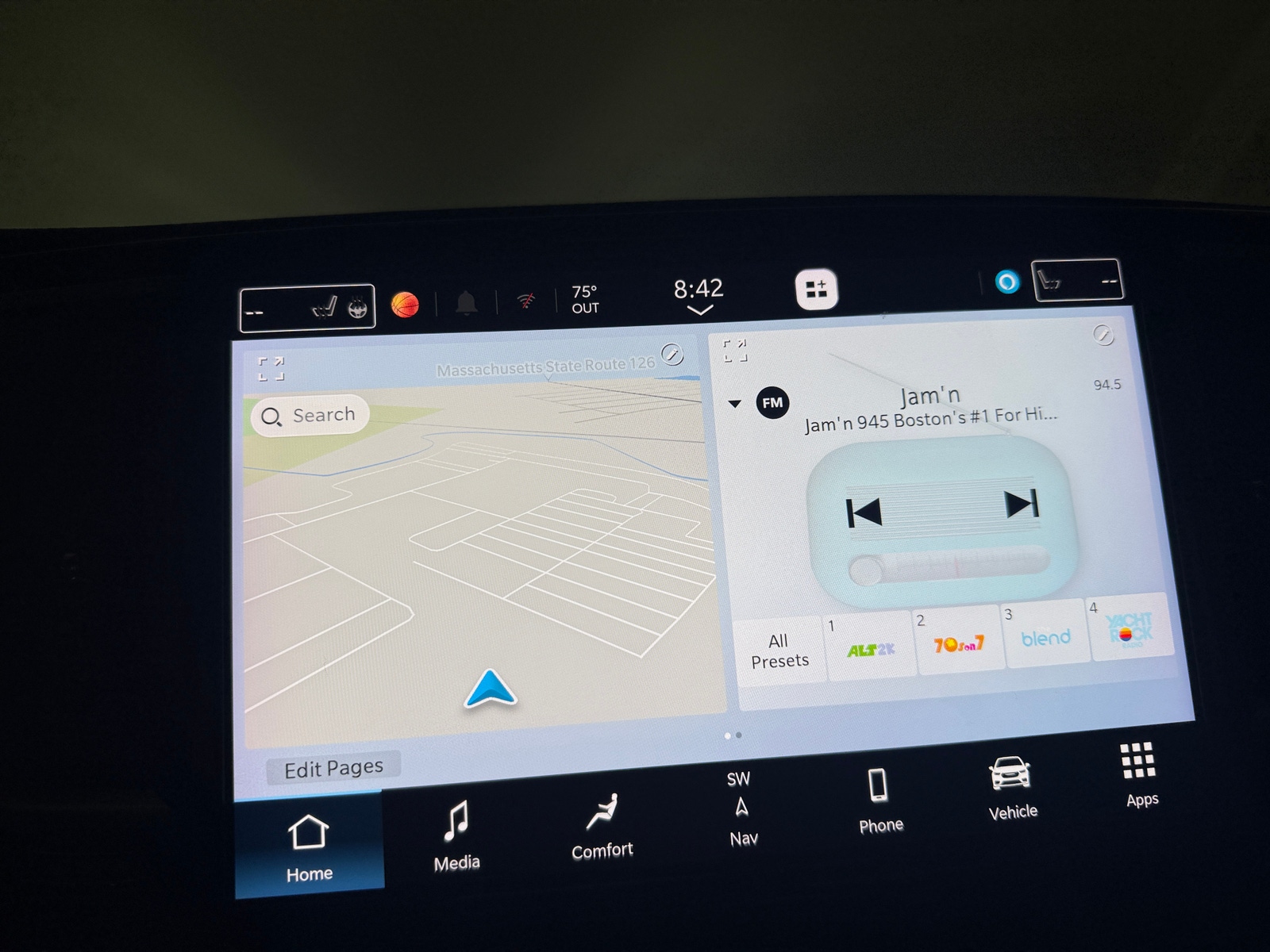 Thumbnail: 2025 Chrysler Pacifica - 3