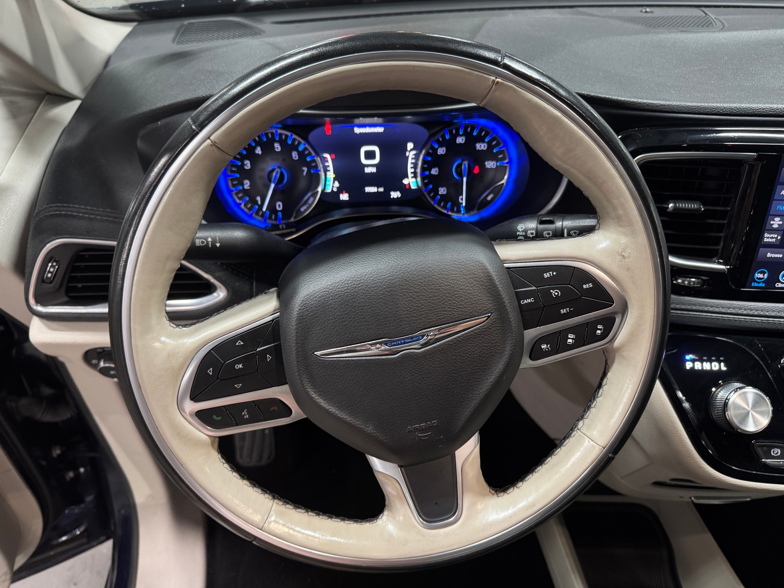 Thumbnail: 2020 Chrysler Pacifica - 4
