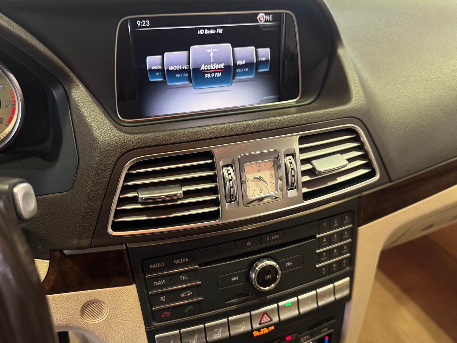 Thumbnail: 2016 Mercedes-Benz E-Class - 3