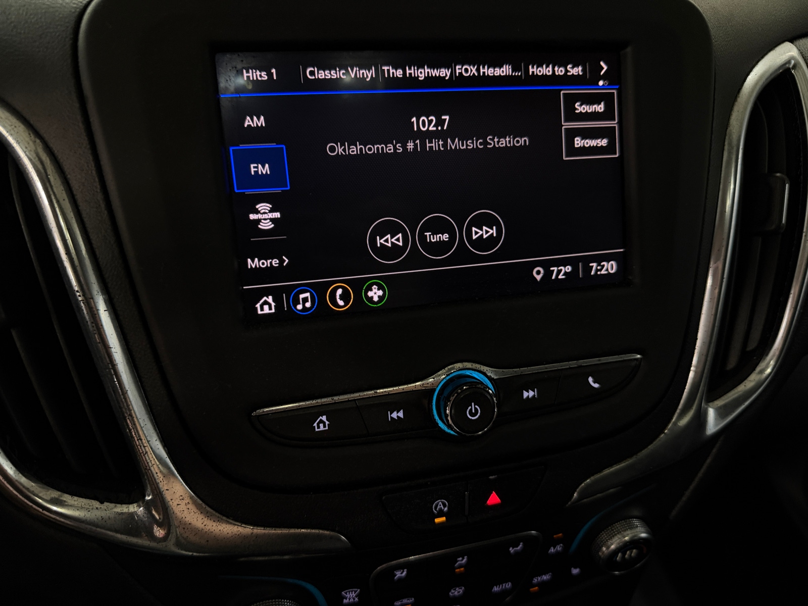 Thumbnail: 2022 Chevrolet Equinox - 4