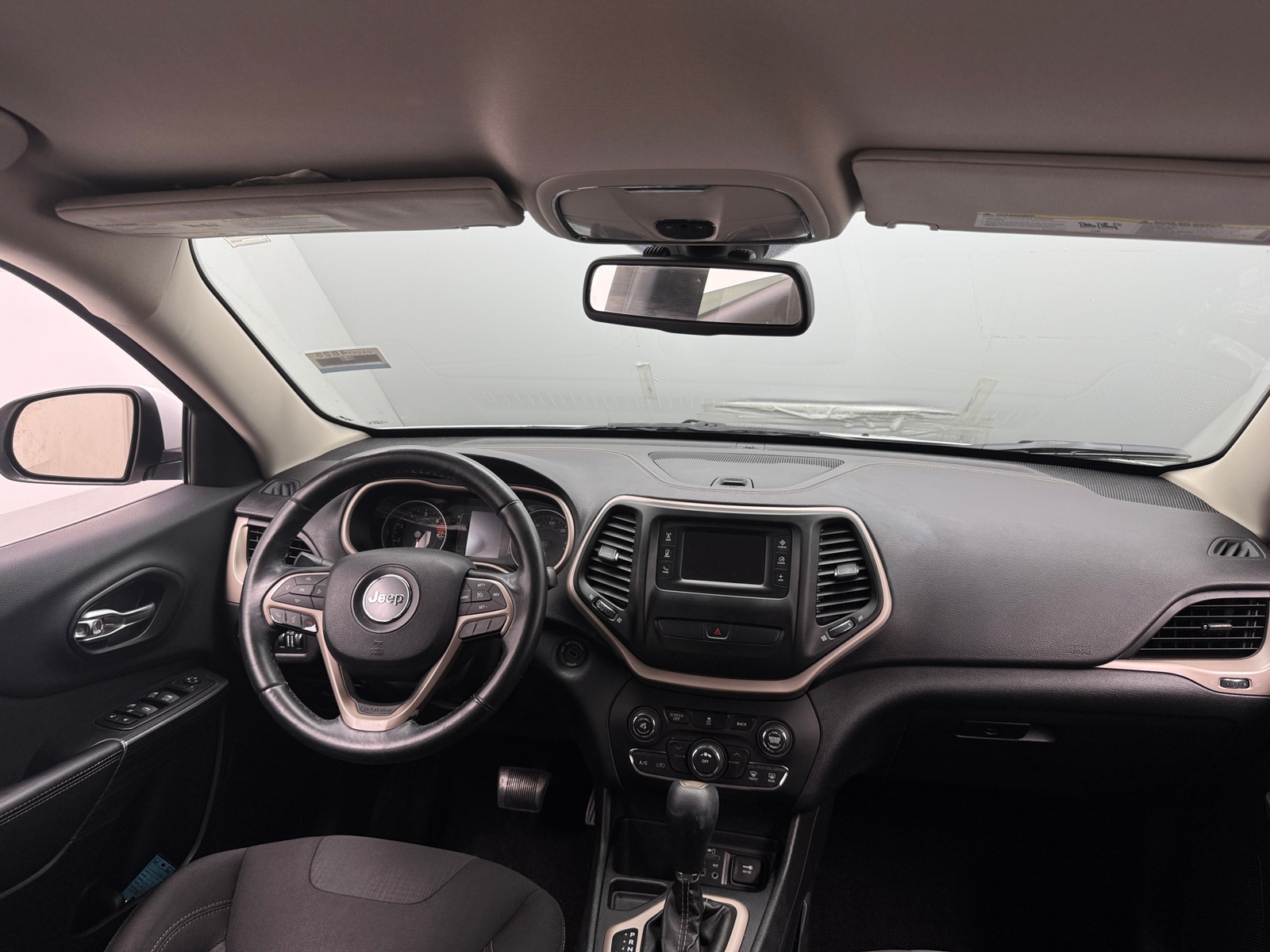 Thumbnail: 2017 Jeep Cherokee - 3