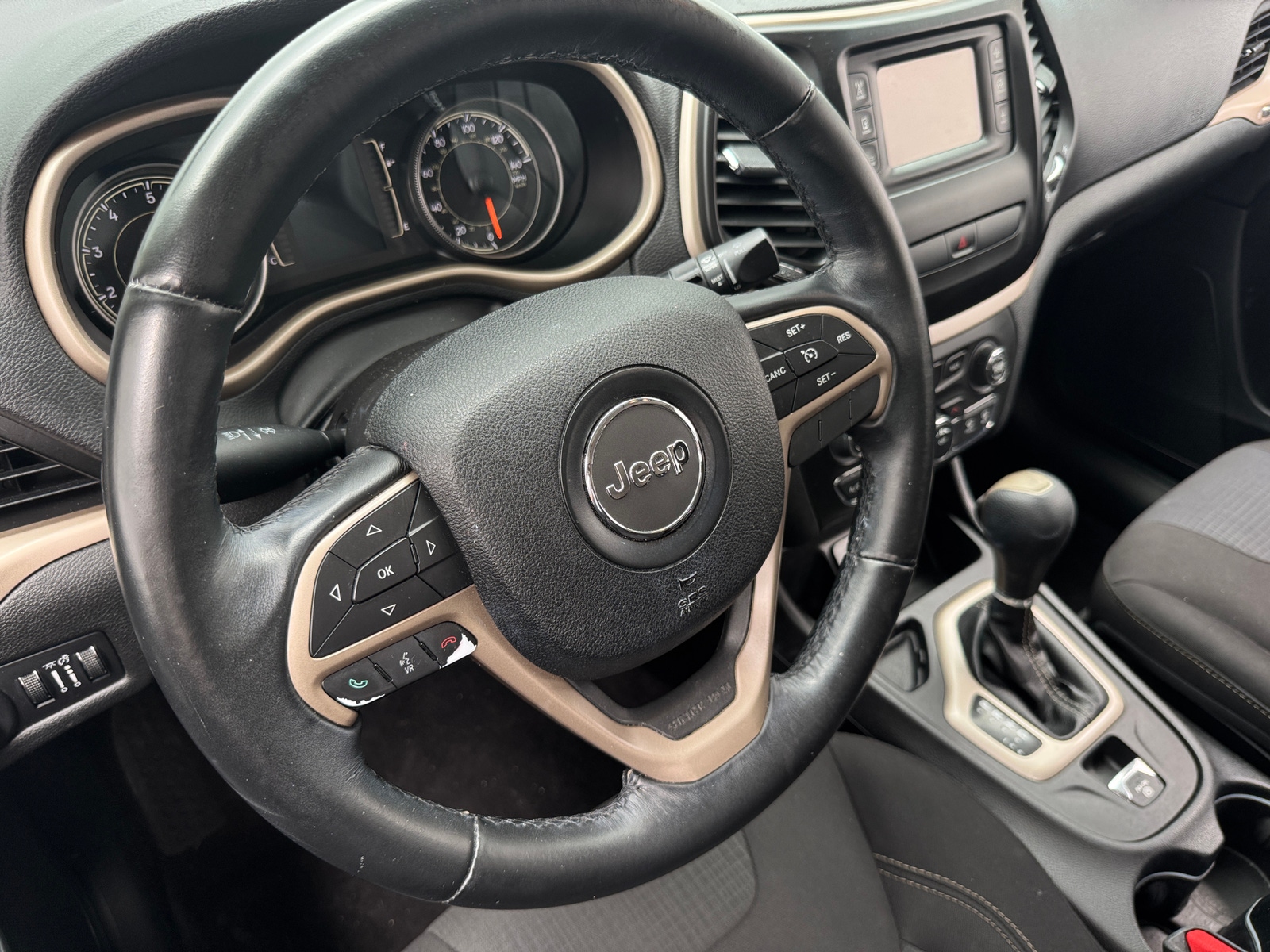 Thumbnail: 2017 Jeep Cherokee - 5