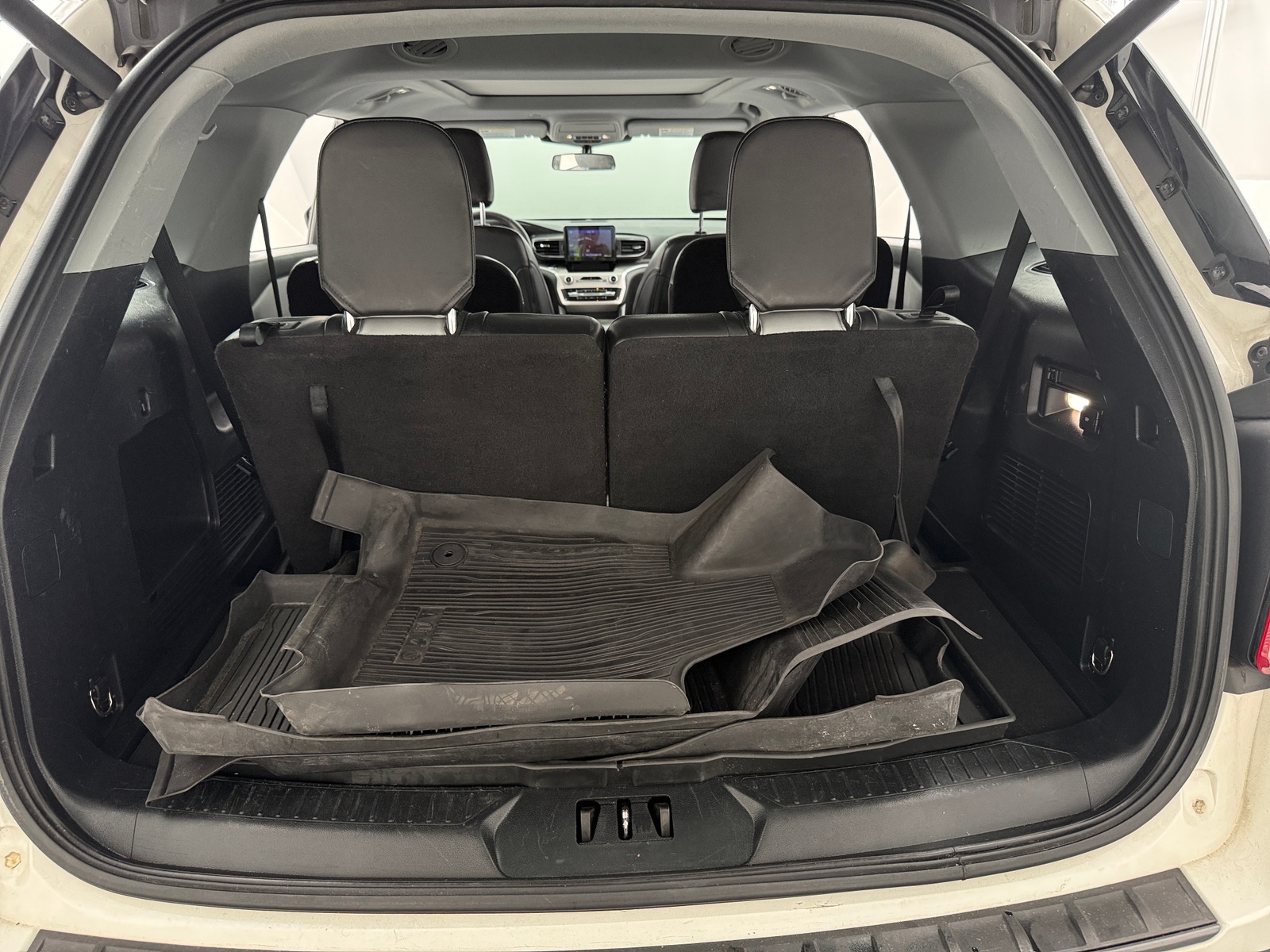 Thumbnail: 2021 Ford Explorer - 6
