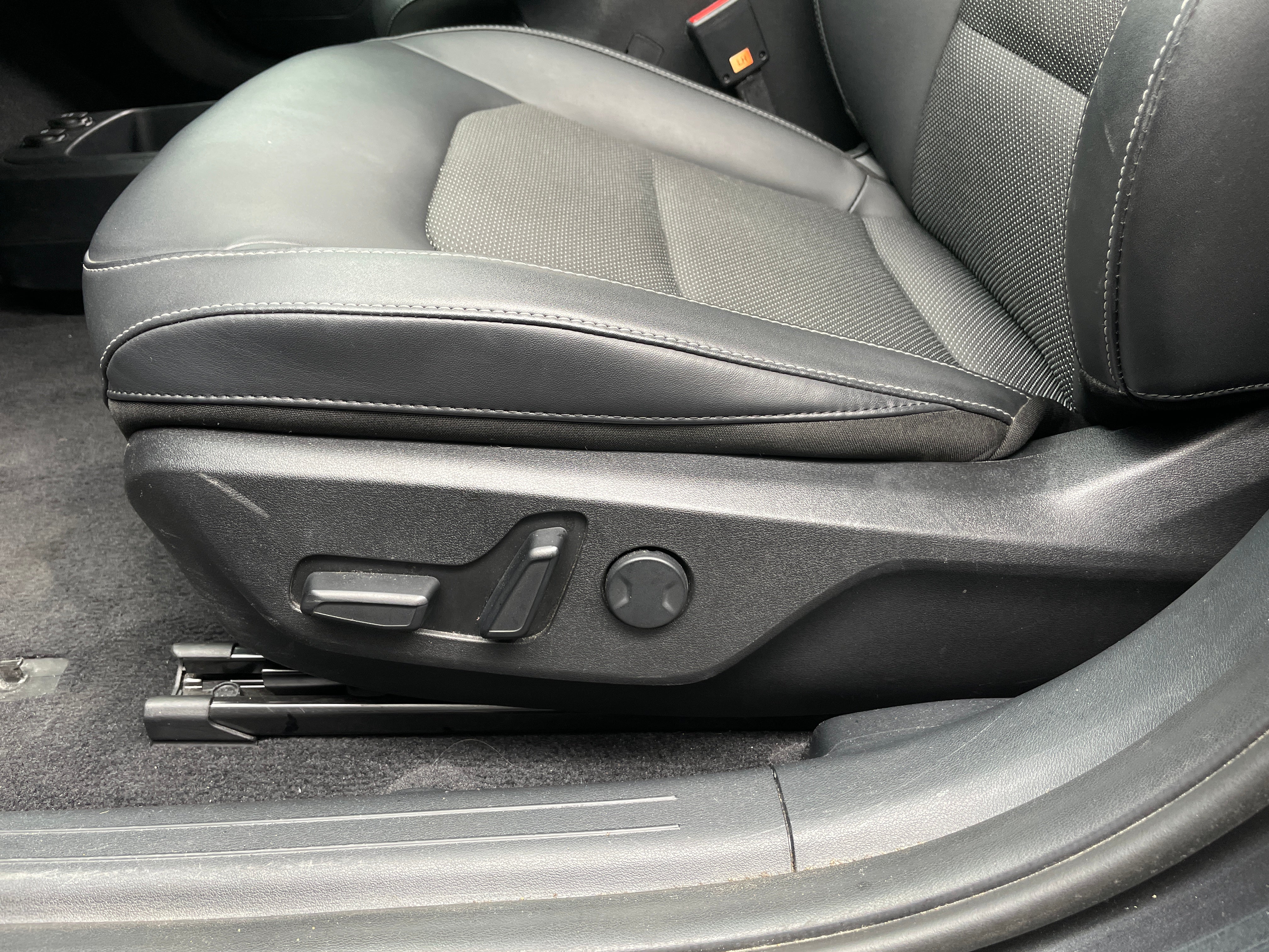 Used 2024 Kia EV6 Light L/R with VIN KNDC3DLC2R5616946 for sale in Pewaukee, WI
