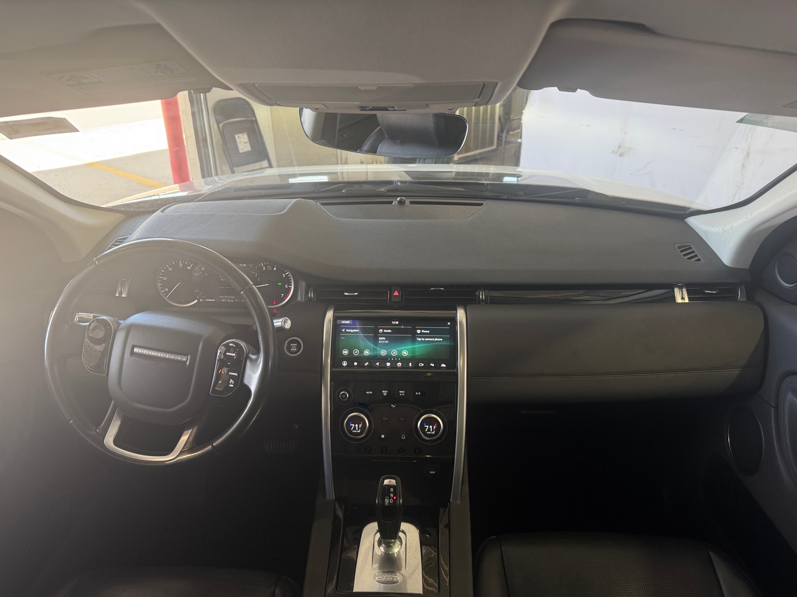 Thumbnail: 2020 Land Rover Discovery Sport - 2