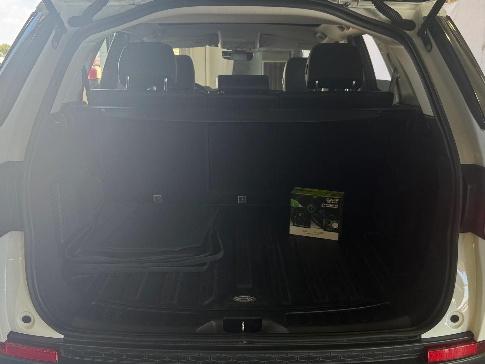 Thumbnail: 2020 Land Rover Discovery Sport - 6