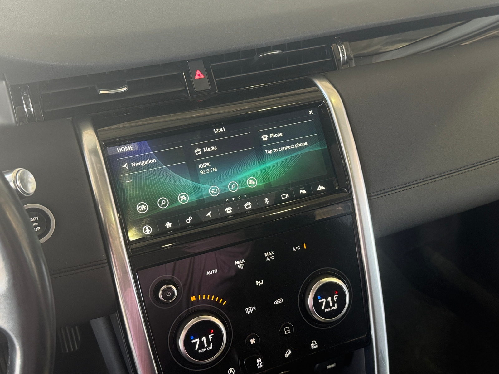 Thumbnail: 2020 Land Rover Discovery Sport - 3
