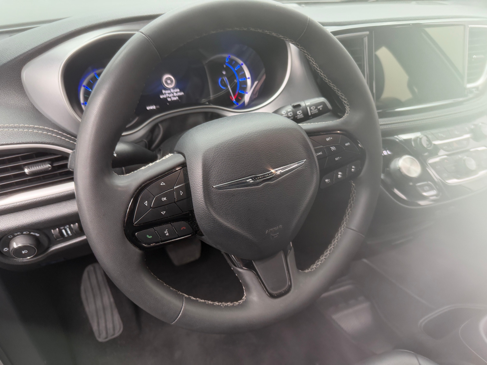 Thumbnail: 2024 Chrysler Pacifica - 4