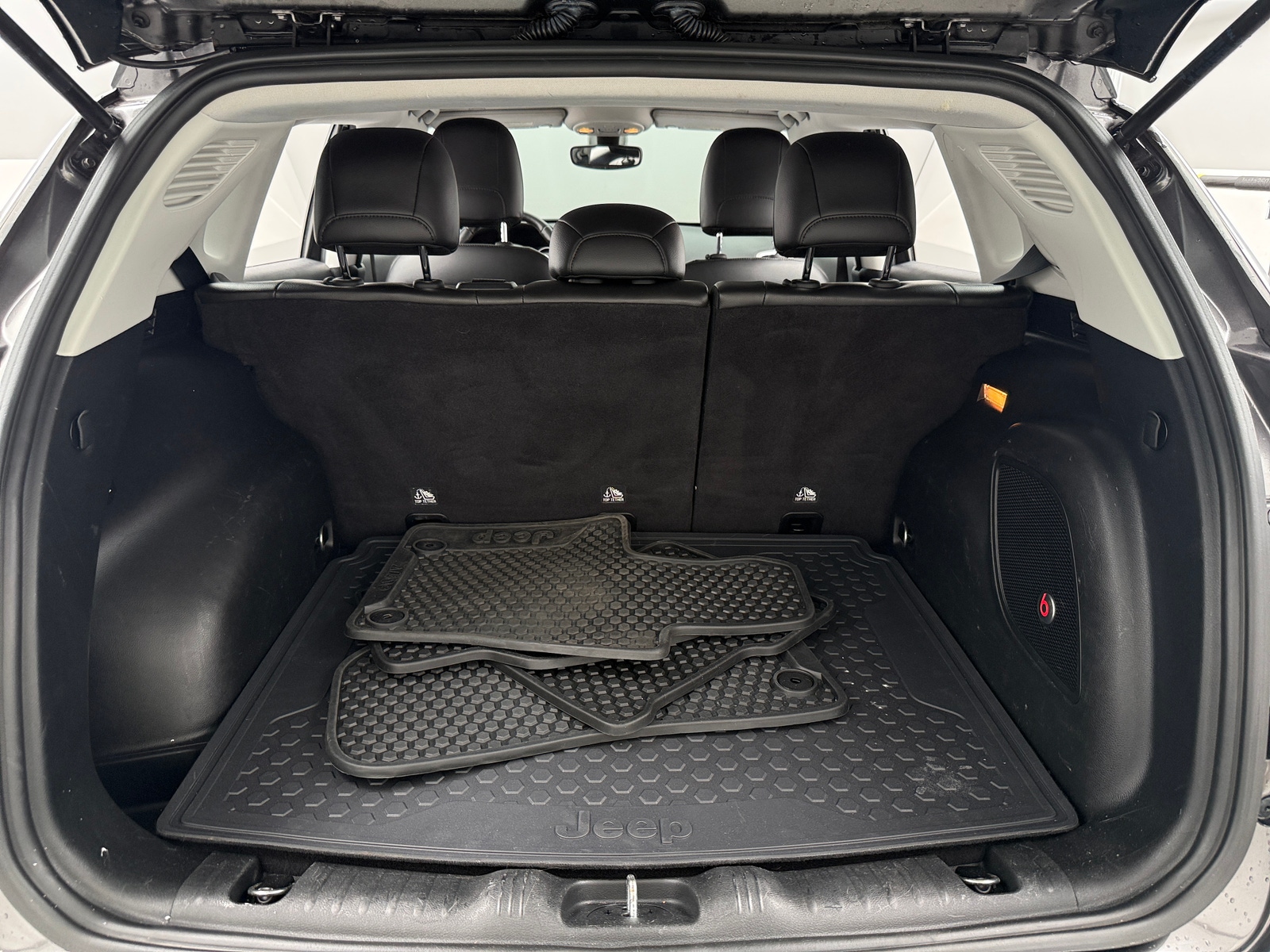 Thumbnail: 2018 Jeep Compass - 6