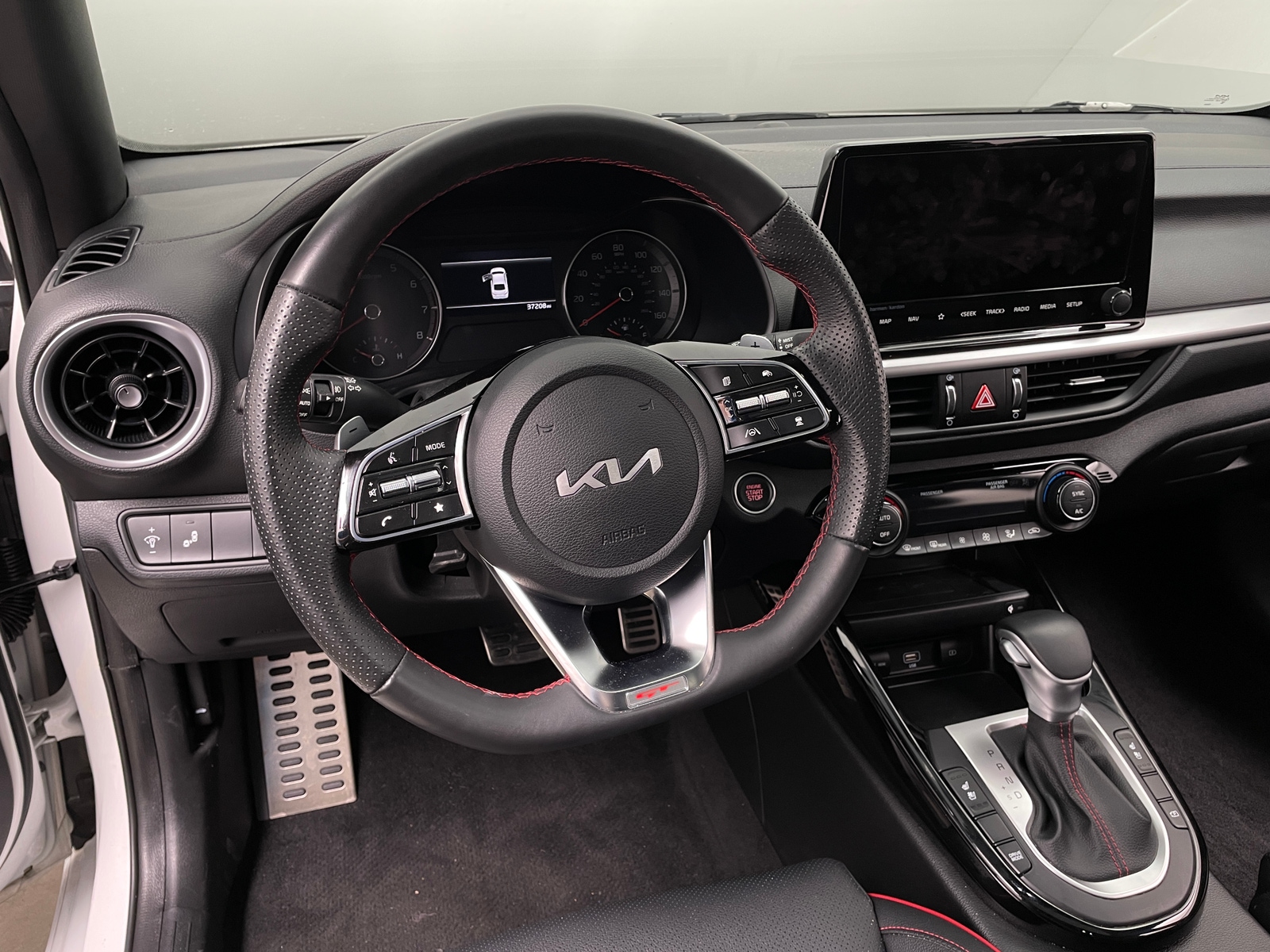 Thumbnail: 2023 Kia Forte - 4