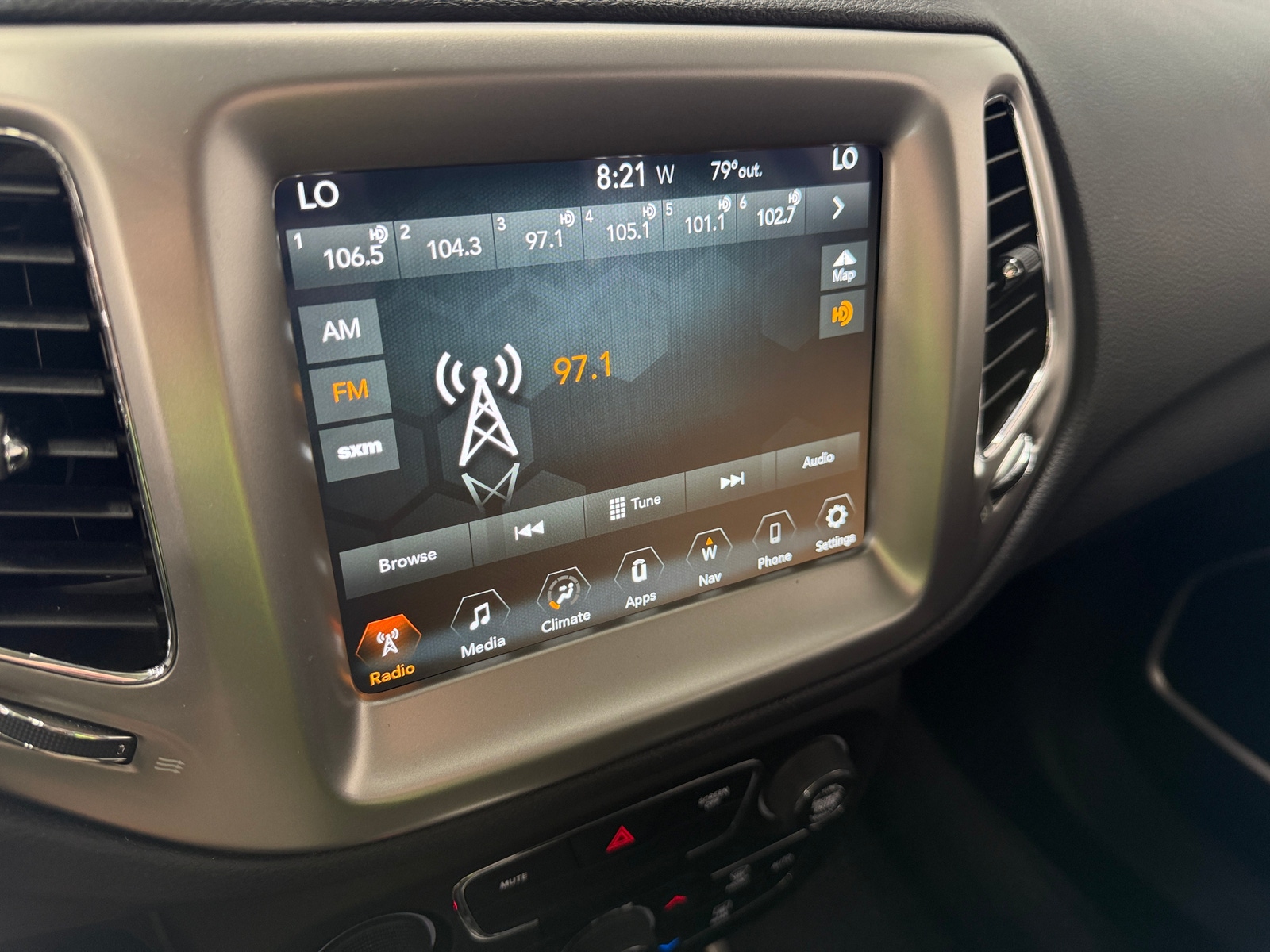 Thumbnail: 2017 Jeep Compass - 4