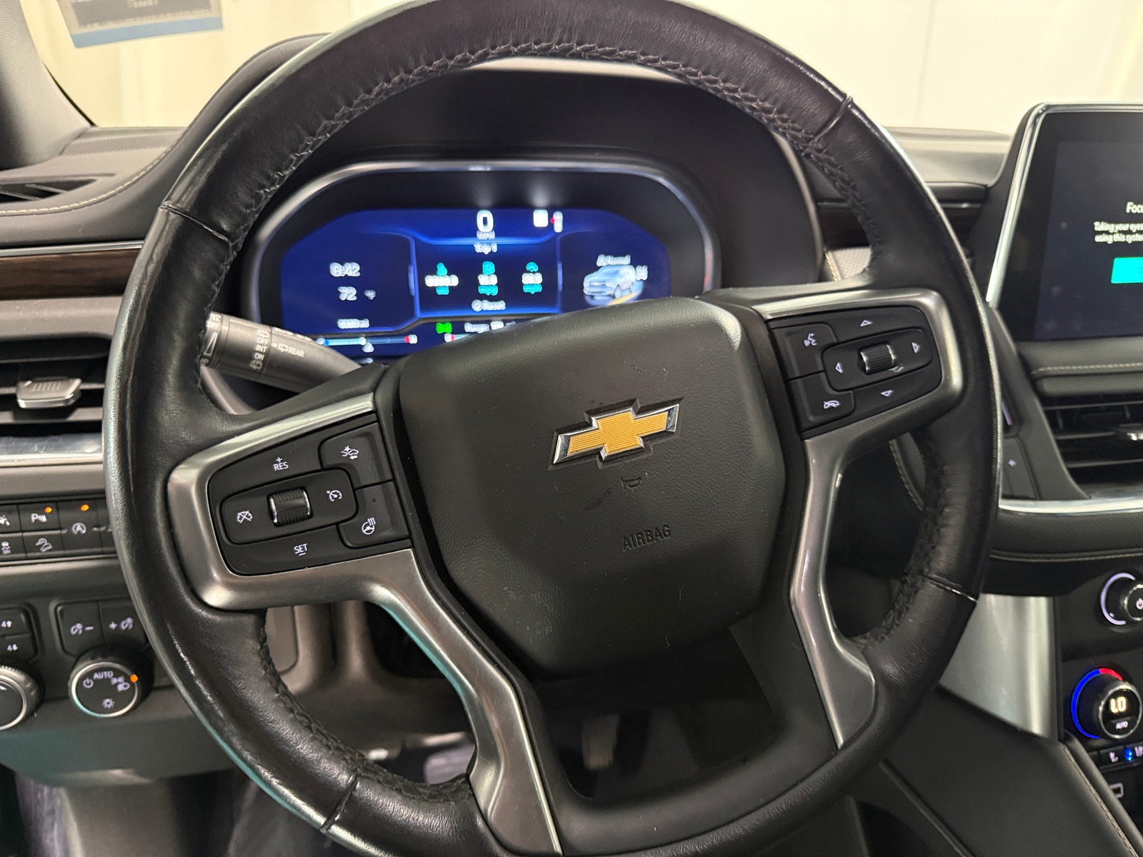 Thumbnail: 2022 Chevrolet Tahoe - 4