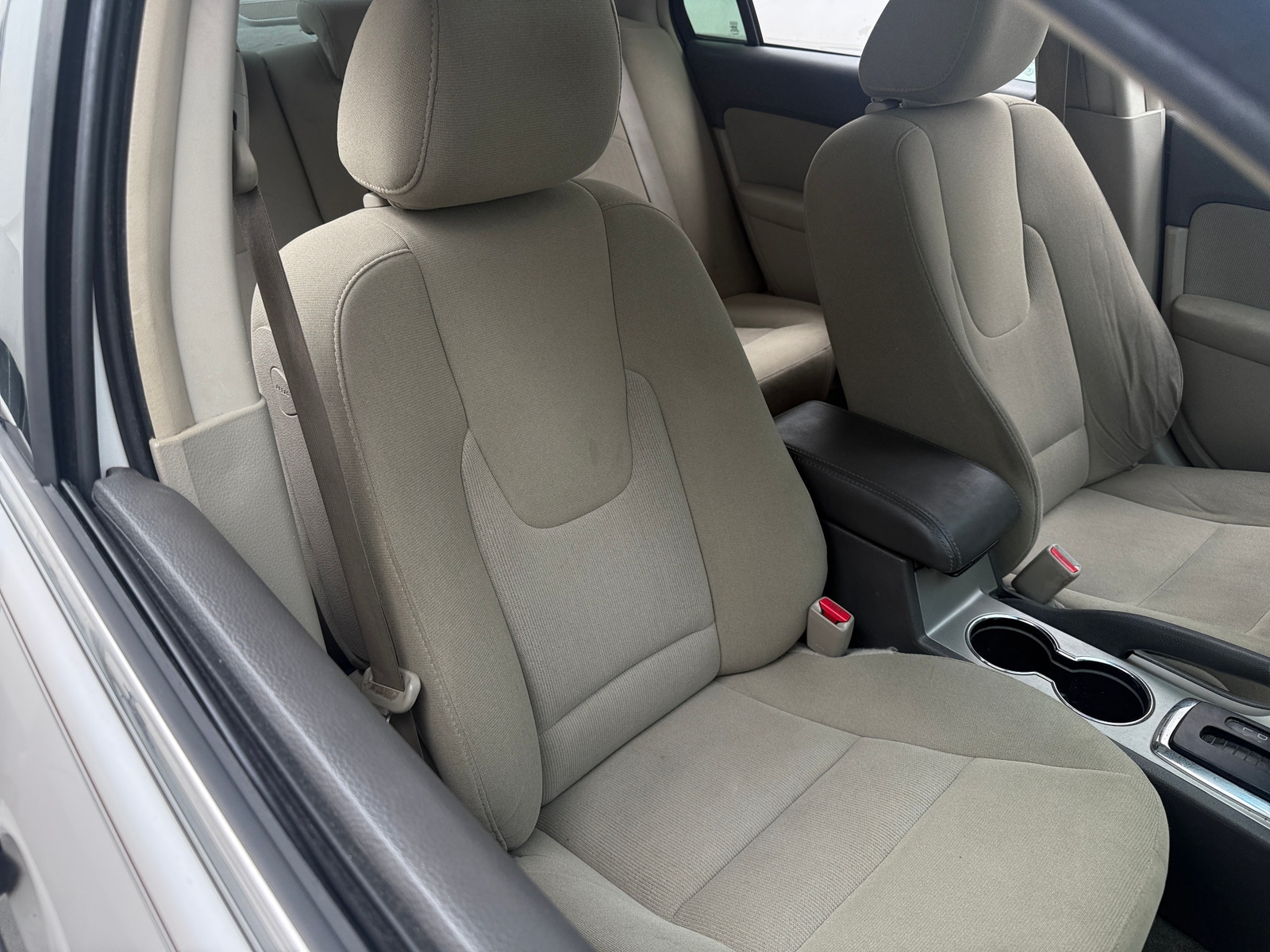 Thumbnail: 2010 Ford Fusion - 2