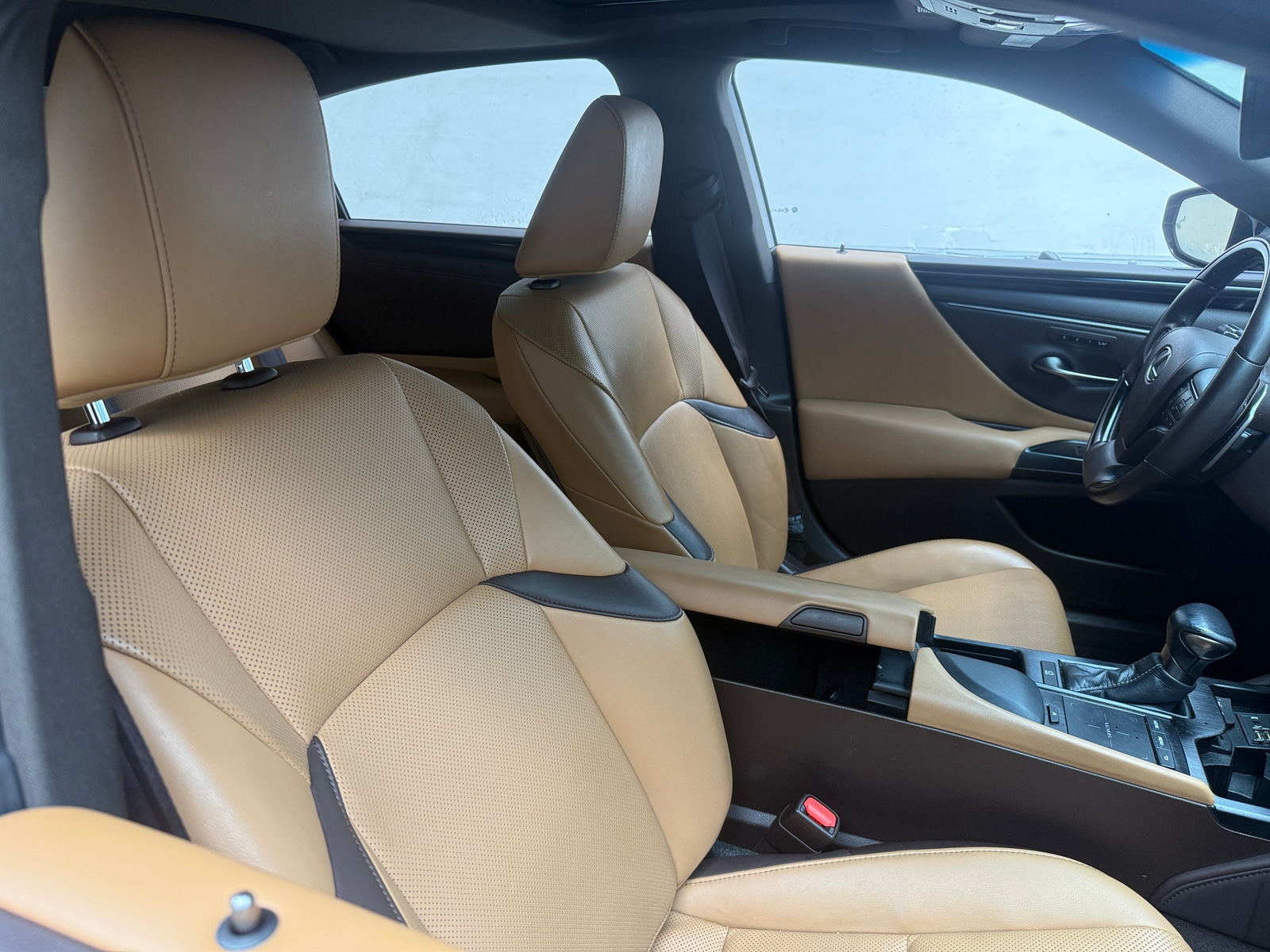 Thumbnail: 2020 Lexus ES - 2
