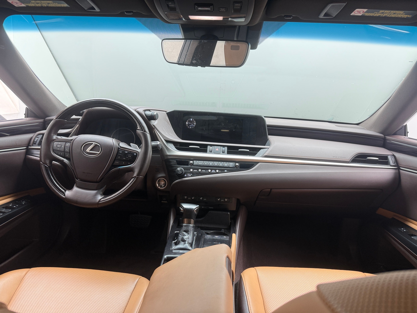 Thumbnail: 2020 Lexus ES - 3
